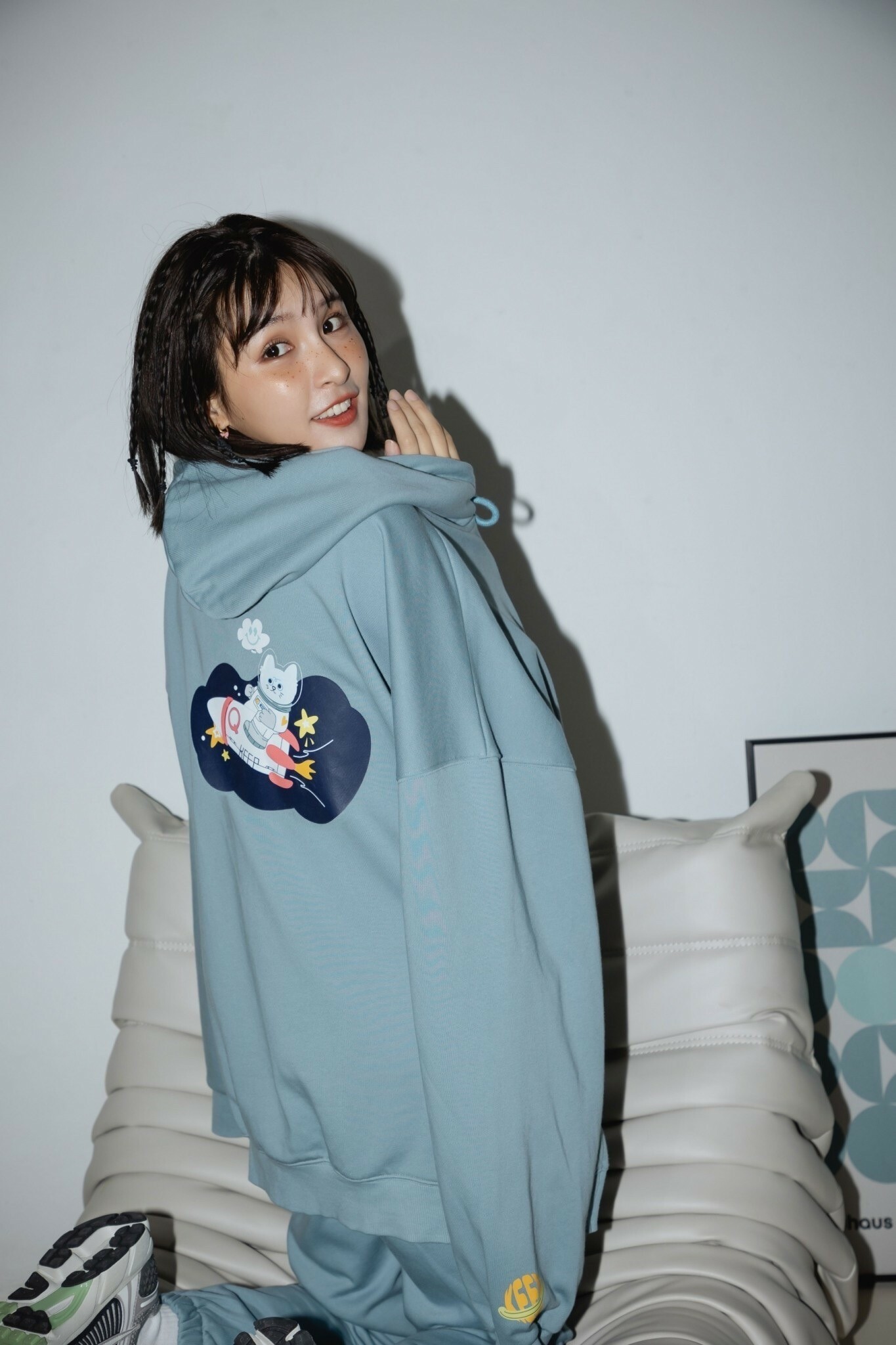 [特價售出無退換] #KEEP x QUN 峮峮聯名款 藍綠色 宇宙貓 火箭 標語 印花 套裝 長棉褲 帽T【KS199】【KS200】