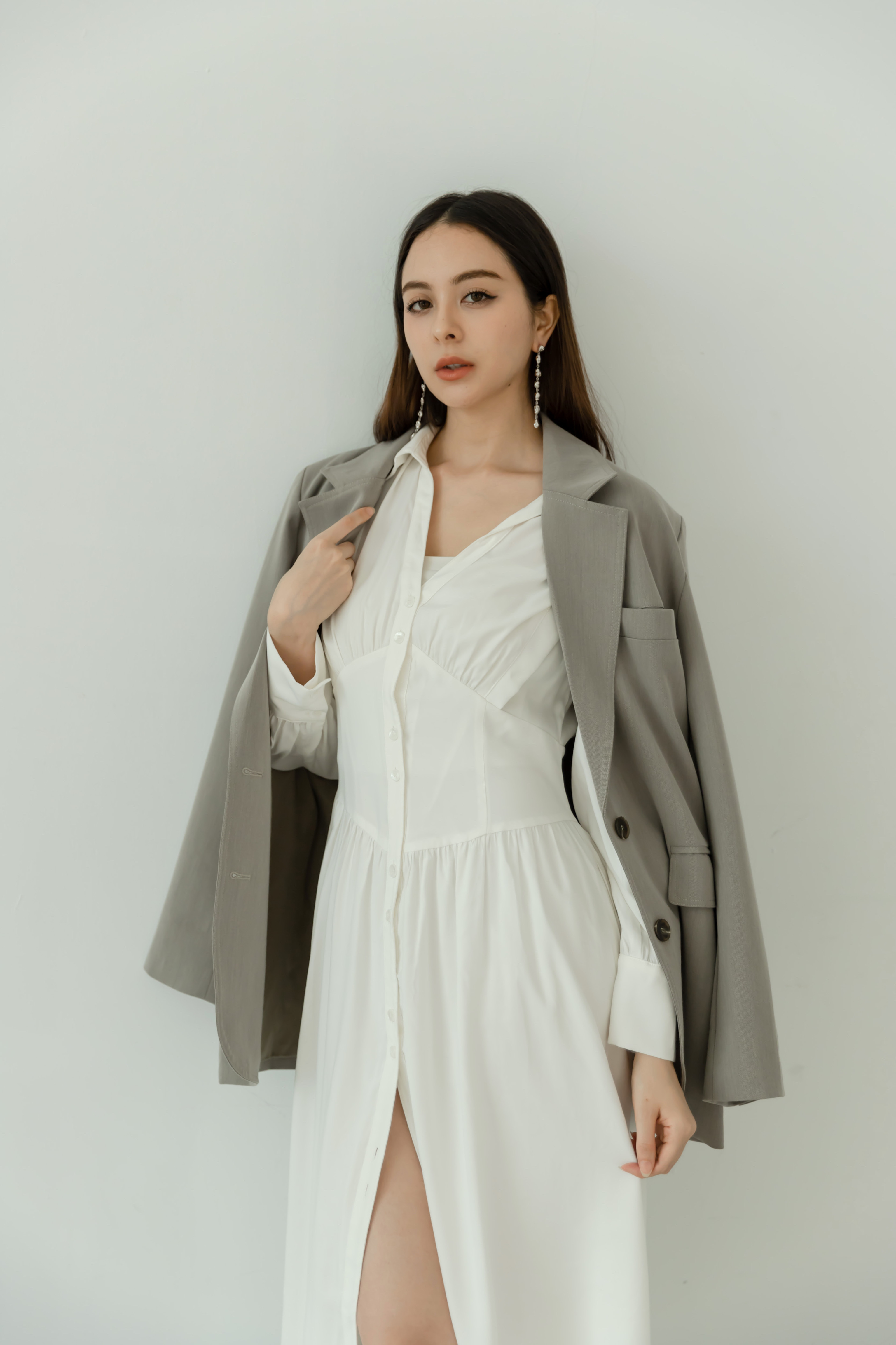 Ｖ領腰剪接設計長洋（4尺寸）