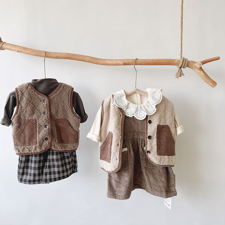 羊羔毛拼接燈芯絨口袋背心