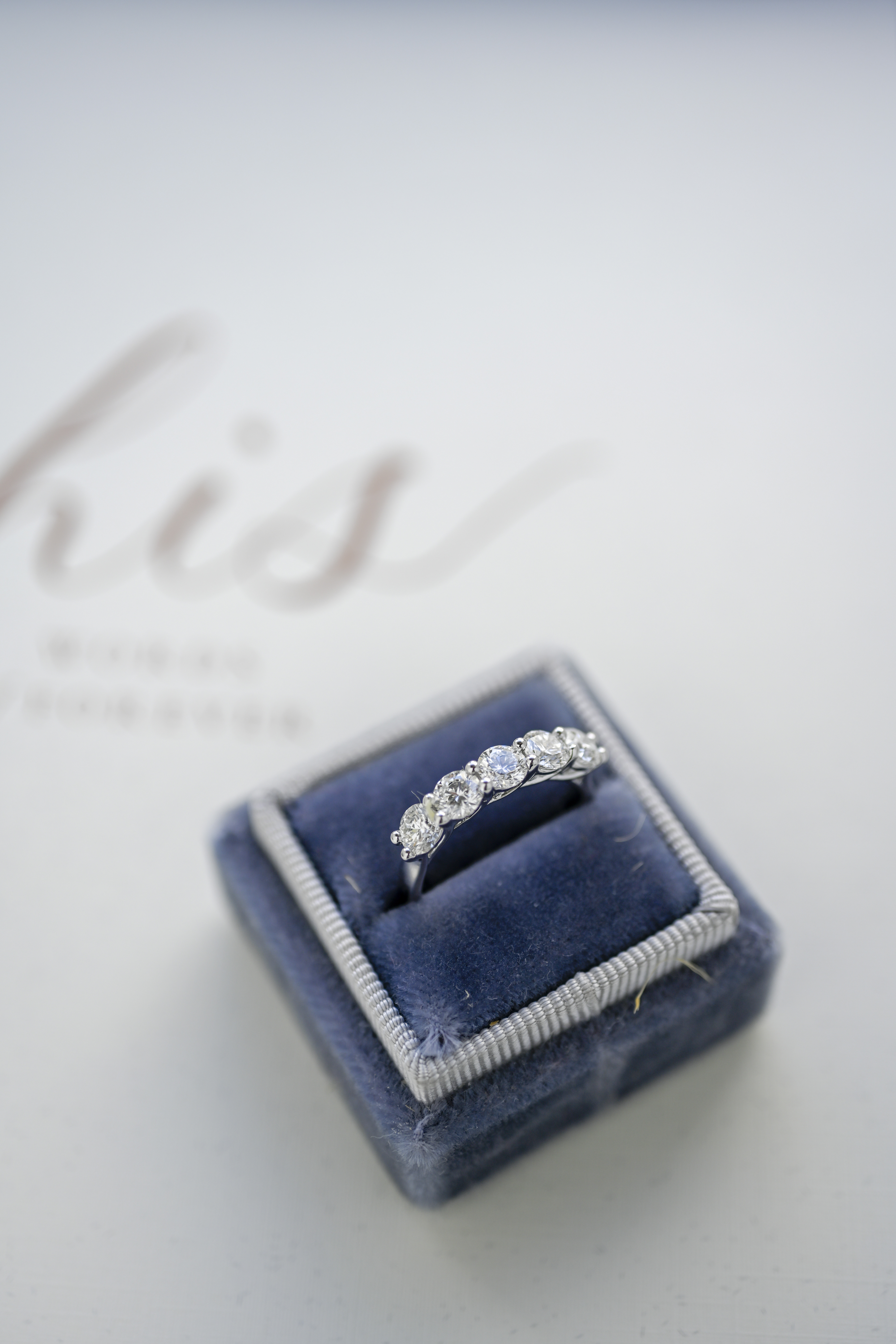 18K 0.30ct Each Eternity Diamond Ring ( with GIA)