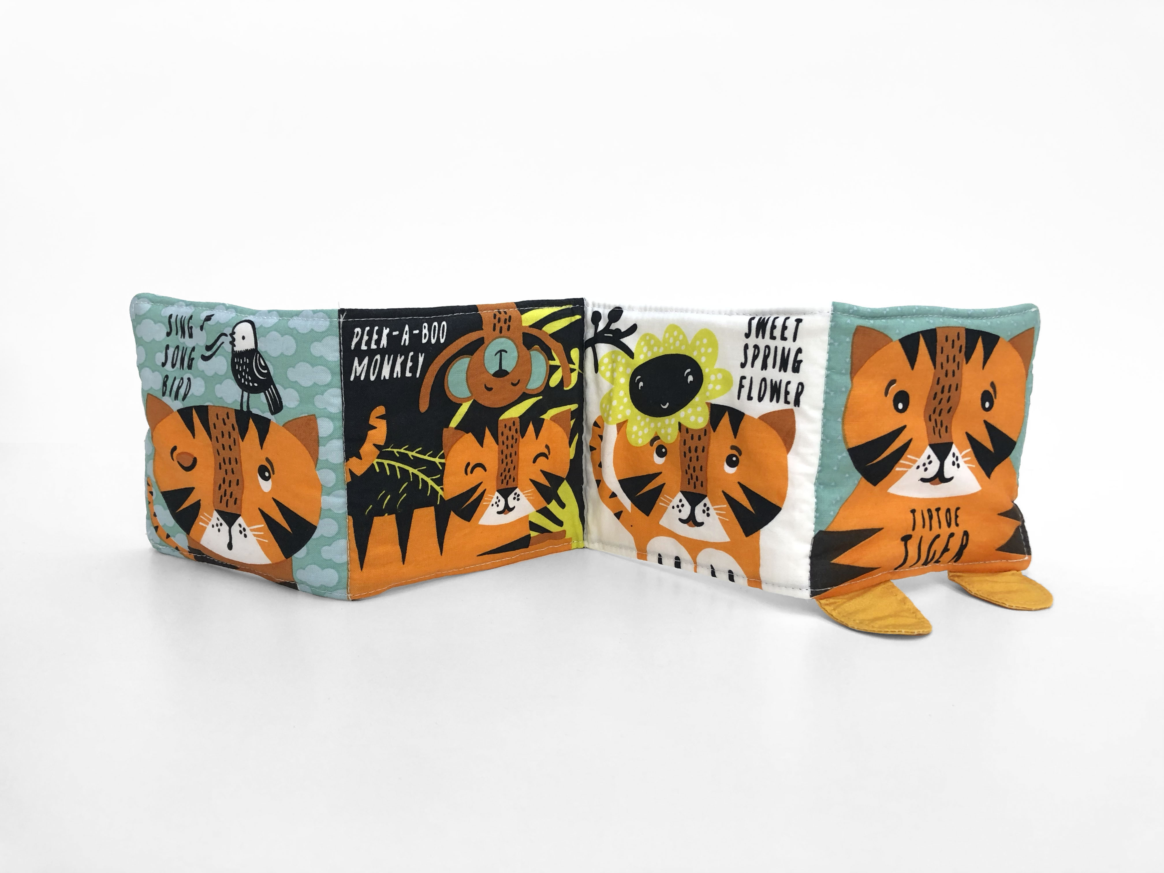 Baby's First Soft Book：TipToe Tiger