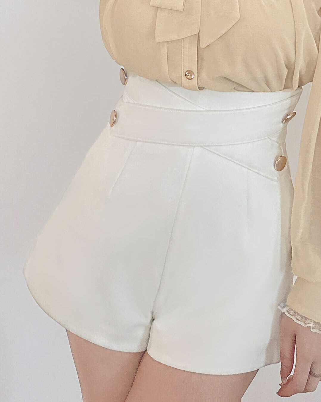 訂製-質感交叉金釦高腰短褲