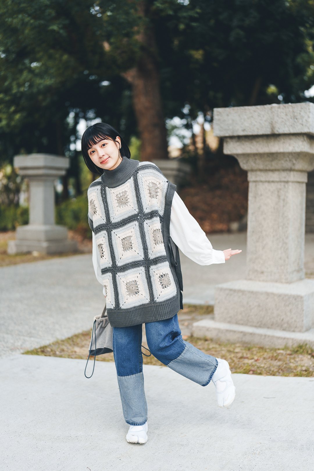 雲朵擁抱！提花鉤織綁帶背心(兩色-灰)