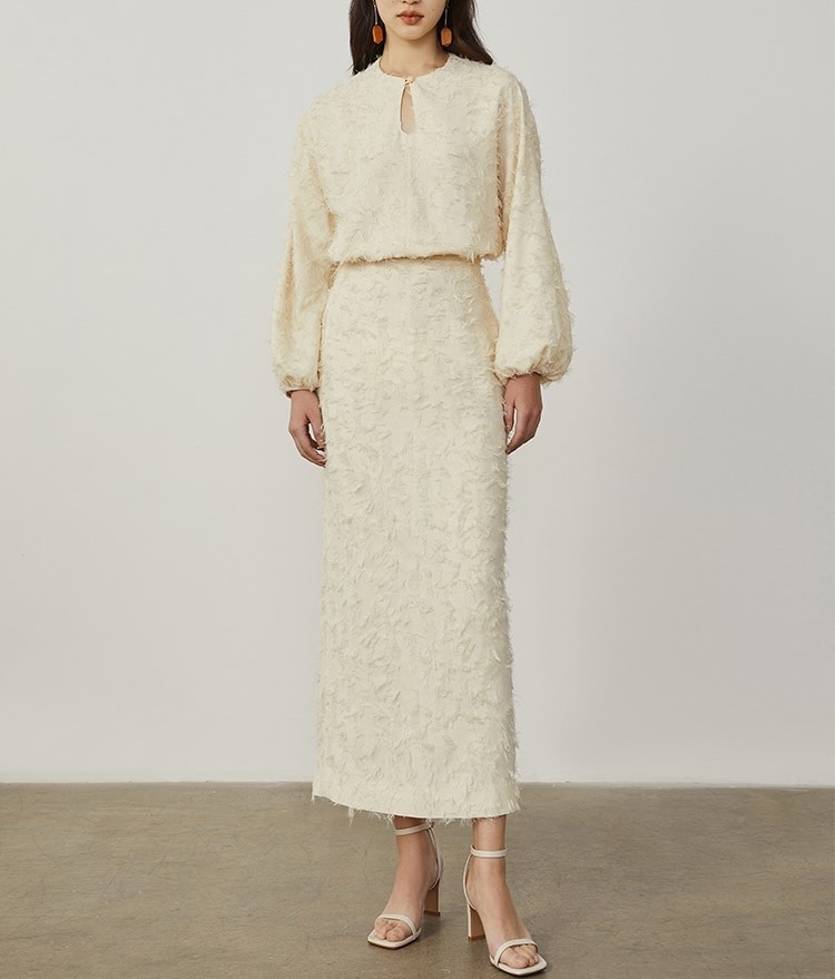羽毛流蘇刺繡 2件組套裝裙(杏白/黑)