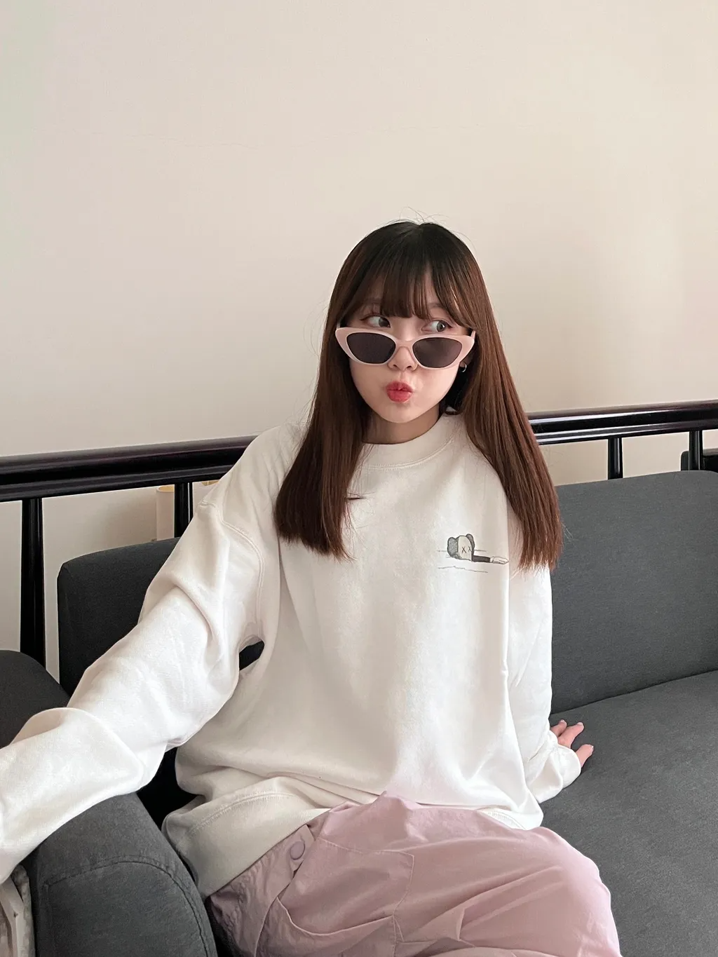 Kaws Uniqlo 2023ss 長袖衛衣 白色 男女尺寸