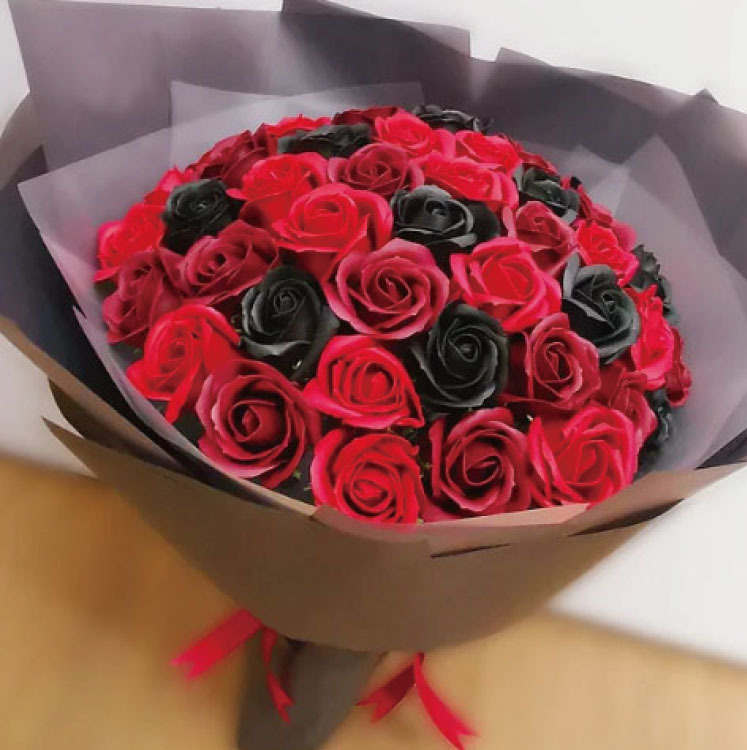 50朵黑紅玫瑰香皂花束
