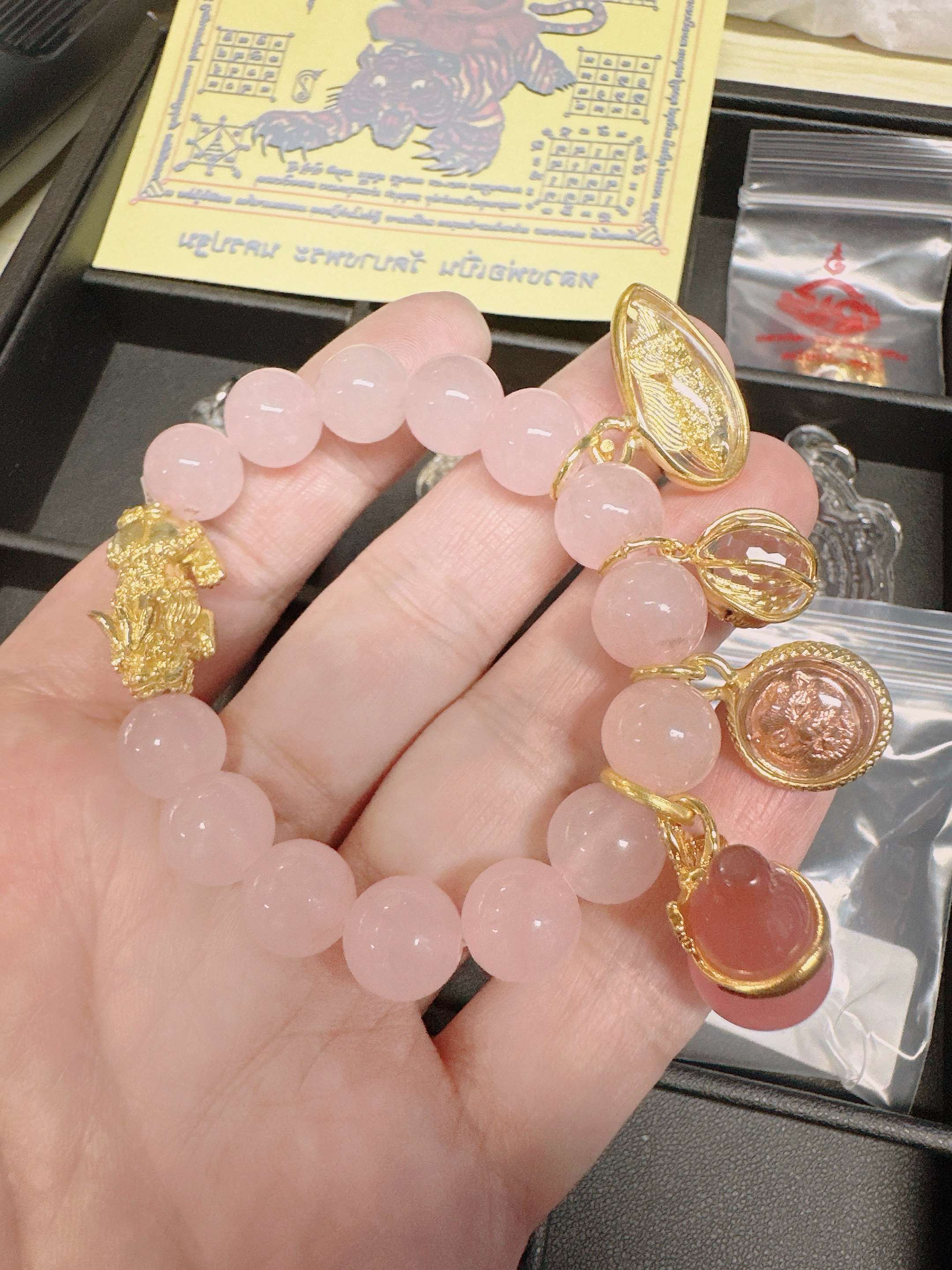 ✴️龍婆本廟供請✴️  ✨全效人緣粉晶石手鏈✨