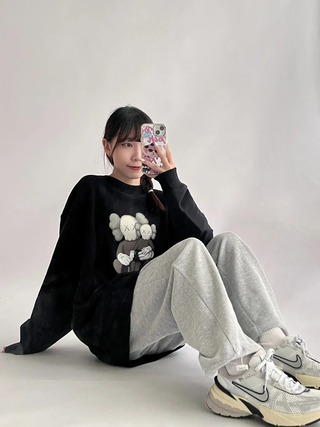 Kaws Uniqlo 2023ss 長袖衛衣 黑色 男女尺寸