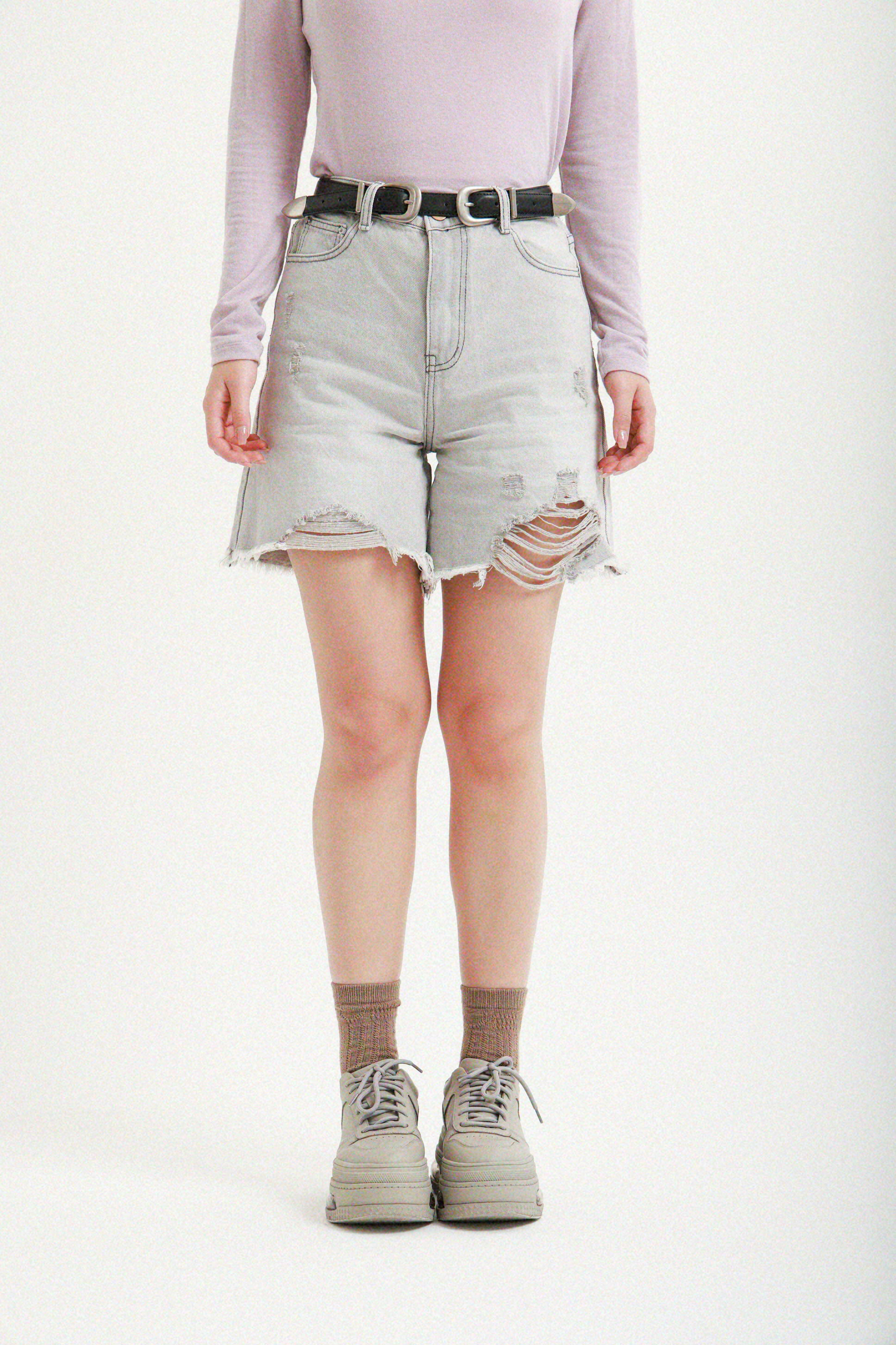 爛腳洗水牛仔短褲（現貨款式）