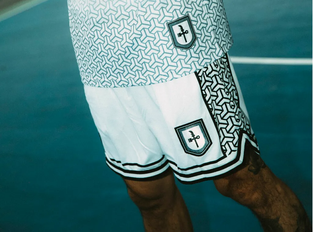 EMC Shield Patterned Basketball Shorts (White) 盾牌圖騰球褲 白色
