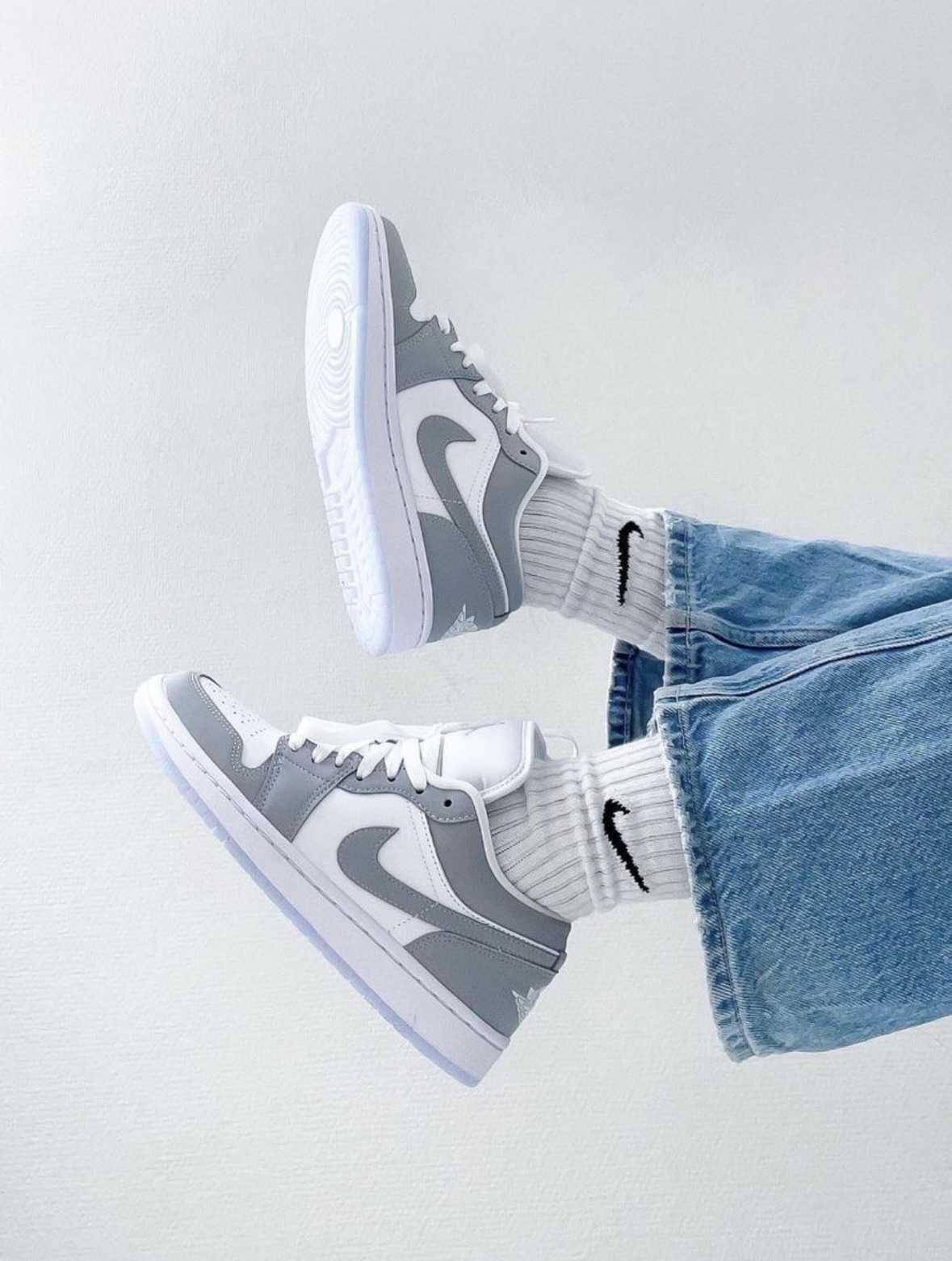 Nike Jordan 1 Low 灰白色 小Dior 麂皮 冰藍底 女款 DC0774-105/預購