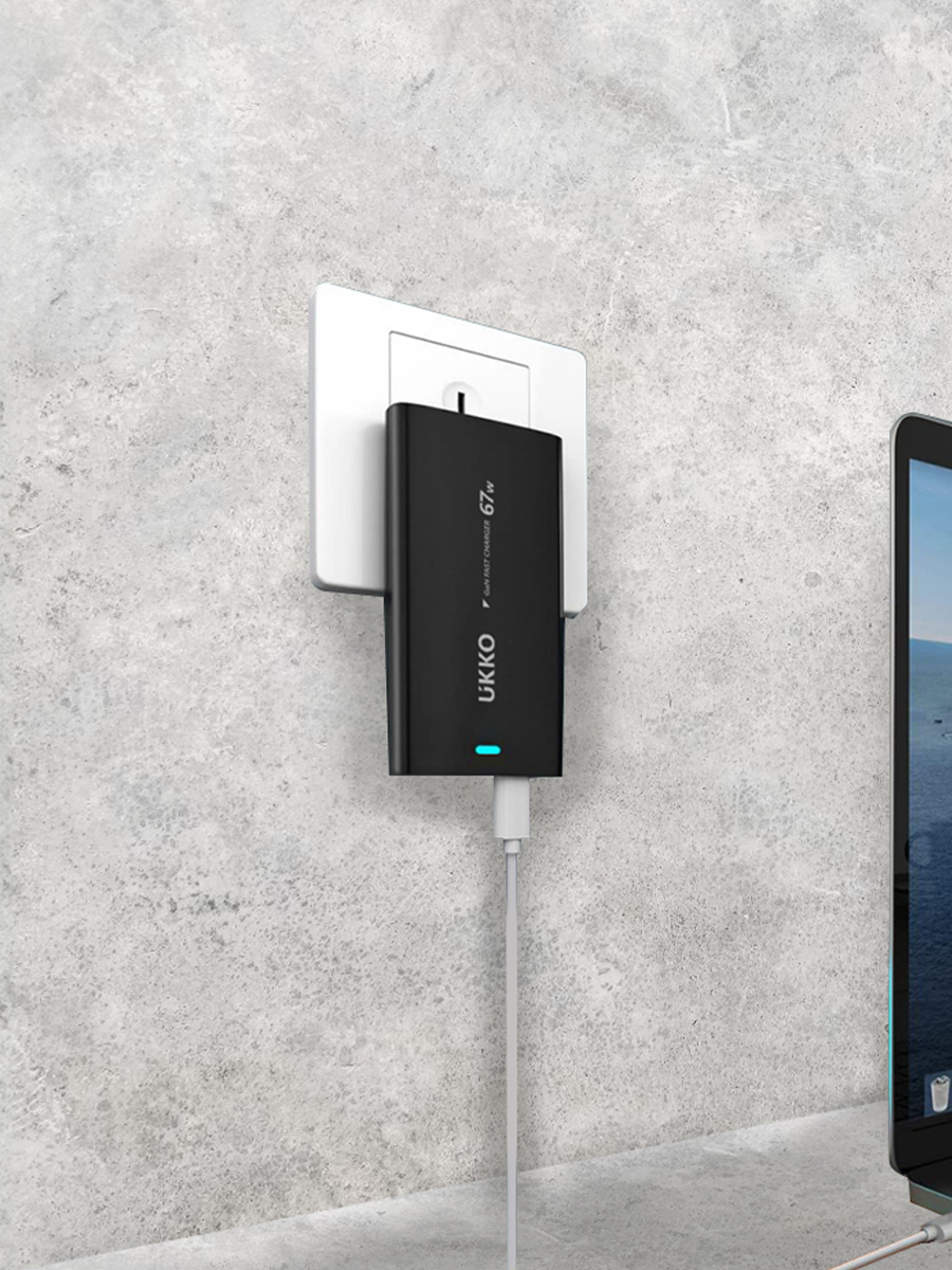 UKKO 67W GaN氮化鎵極輕薄急充頭(1C1A)