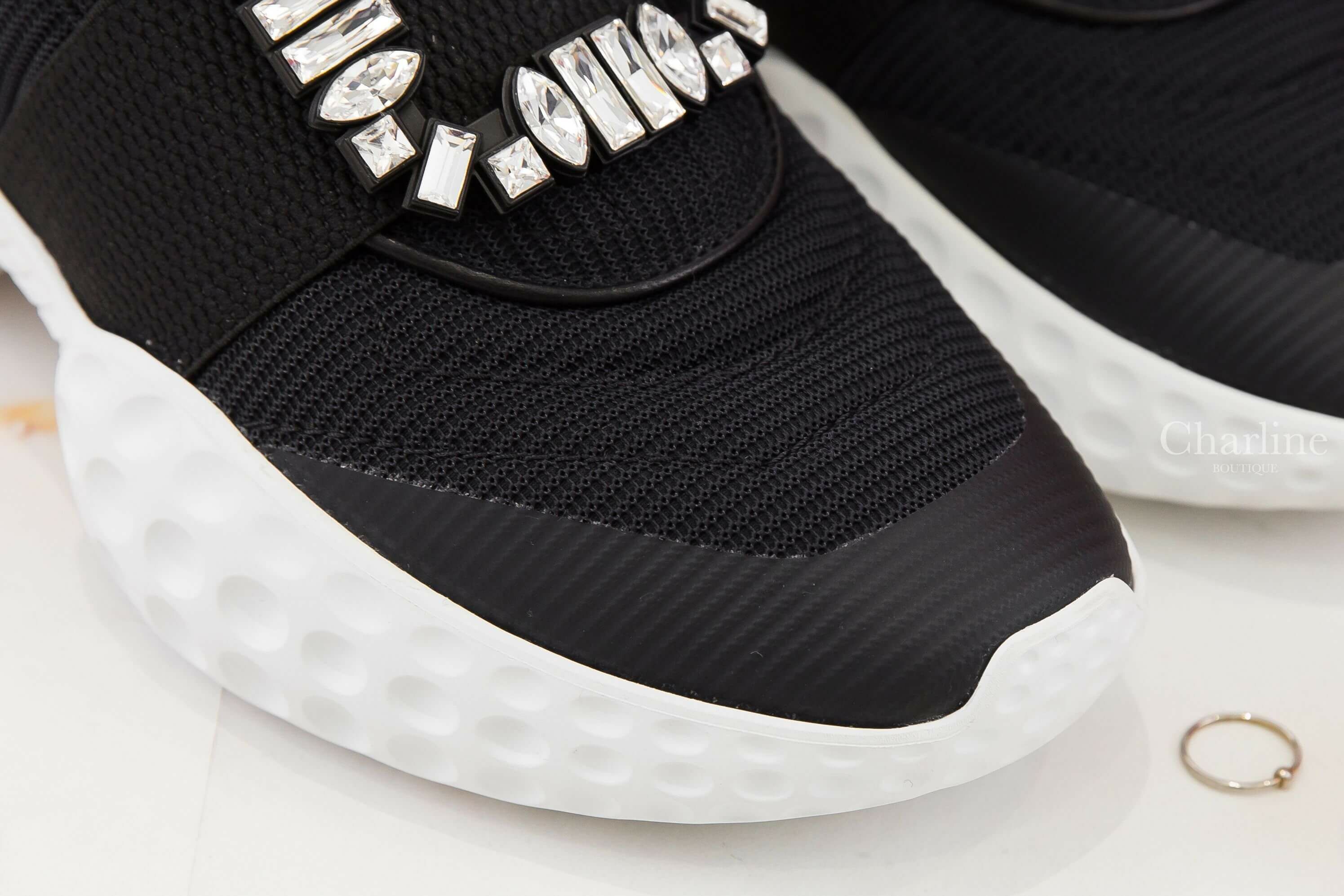 Roger Vivier Viv' Run Light Strass Buckle Sneakers In Fabrics 黑色水晶方釦太空棉運動鞋