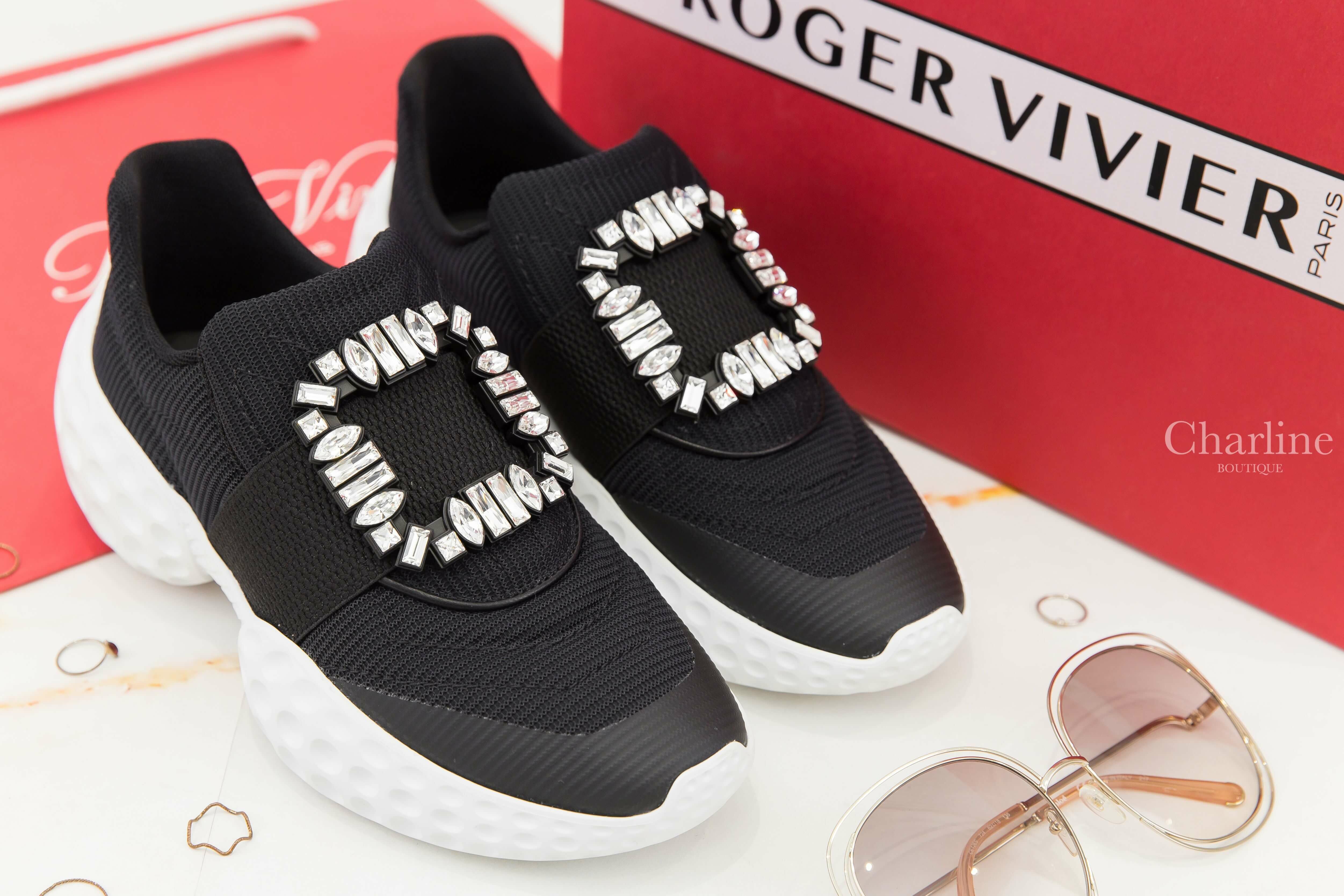 Roger Vivier Viv' Run Light Strass Buckle Sneakers In Fabrics 黑色水晶方釦太空棉運動鞋