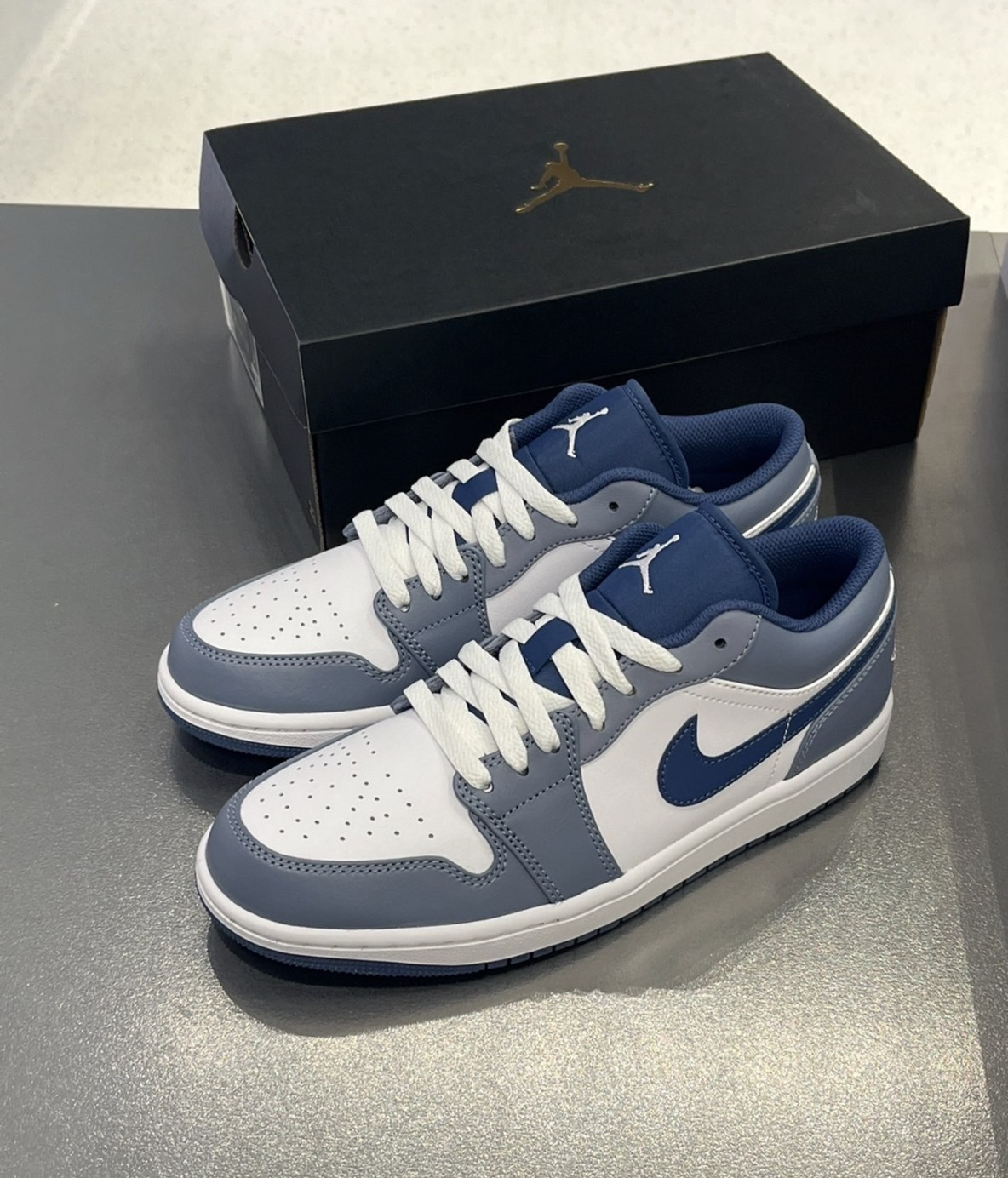 Nike Air Jordan 1 Low "Ashen Slate" 迷霧藍