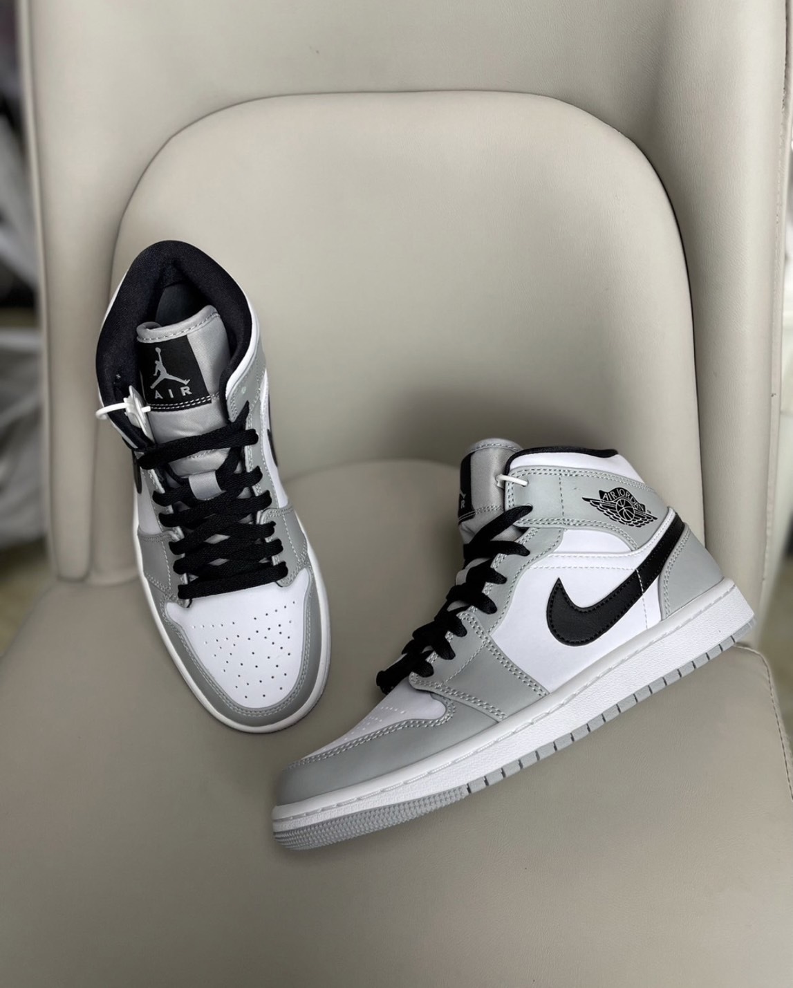 Nike Air Jordan 1 Mid Smoke Grey 煙灰 灰白 高筒