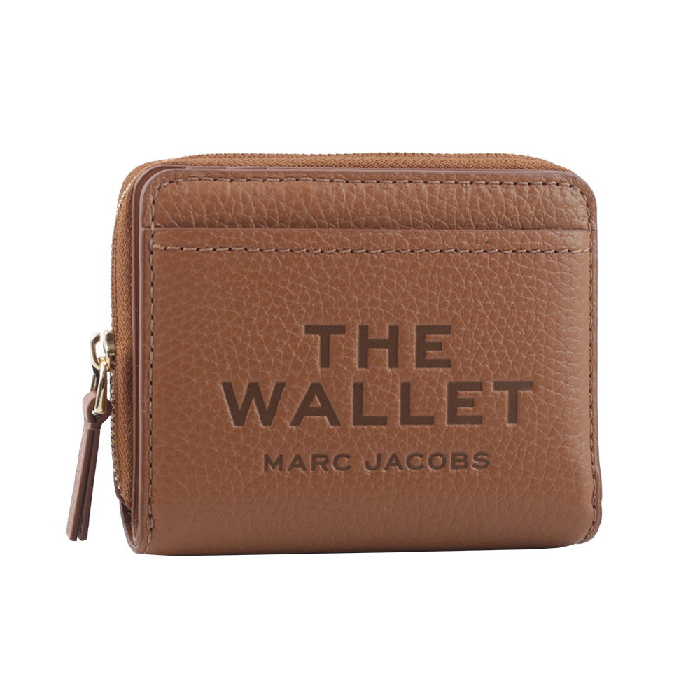 【MARC JACOBS】壓印標誌對開暗釦二折迷你短夾(堅果棕) 2R3SMP044S10 212