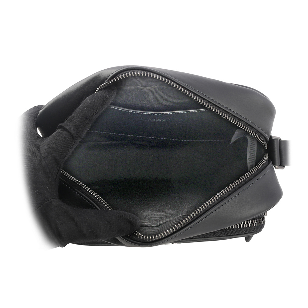 【BURBERRY】格紋前口袋拉鍊斜背包(炭灰色) 8074099 A1208