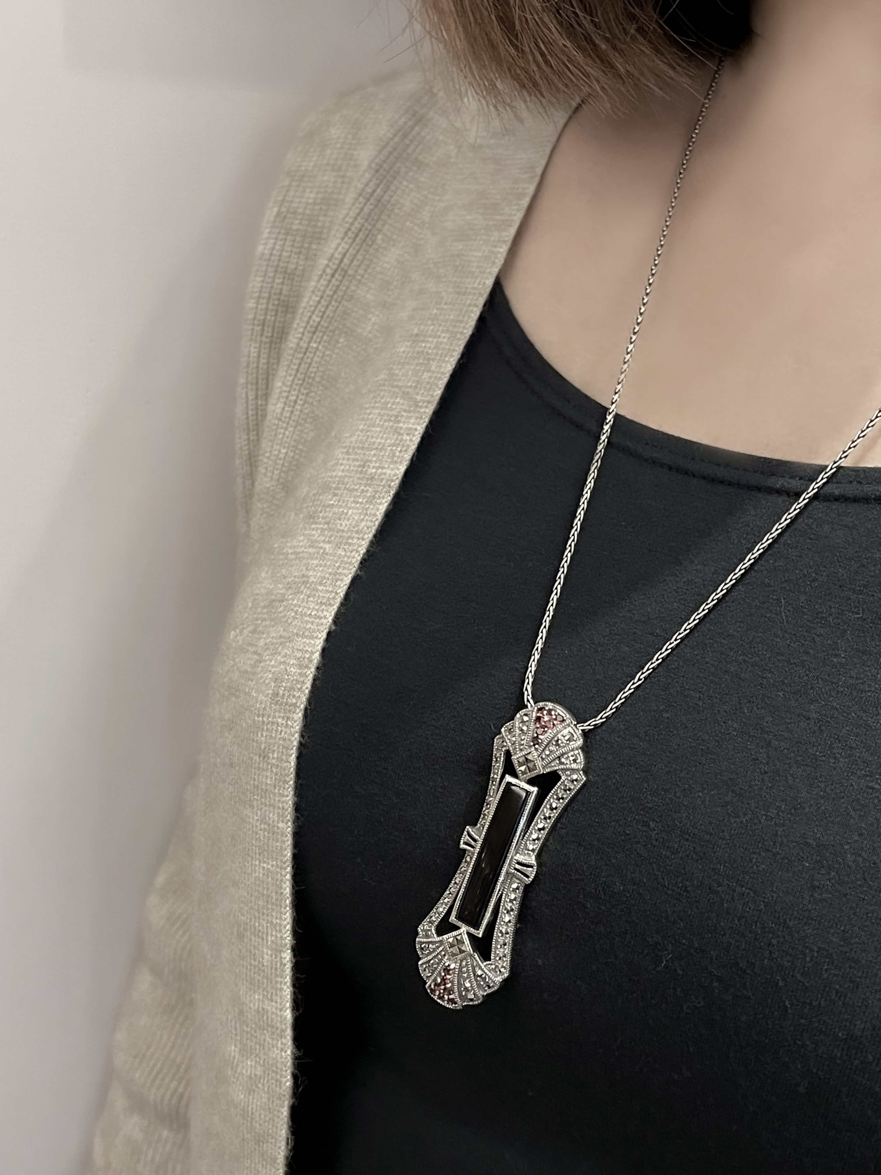 黑瑪瑙領結胸墜