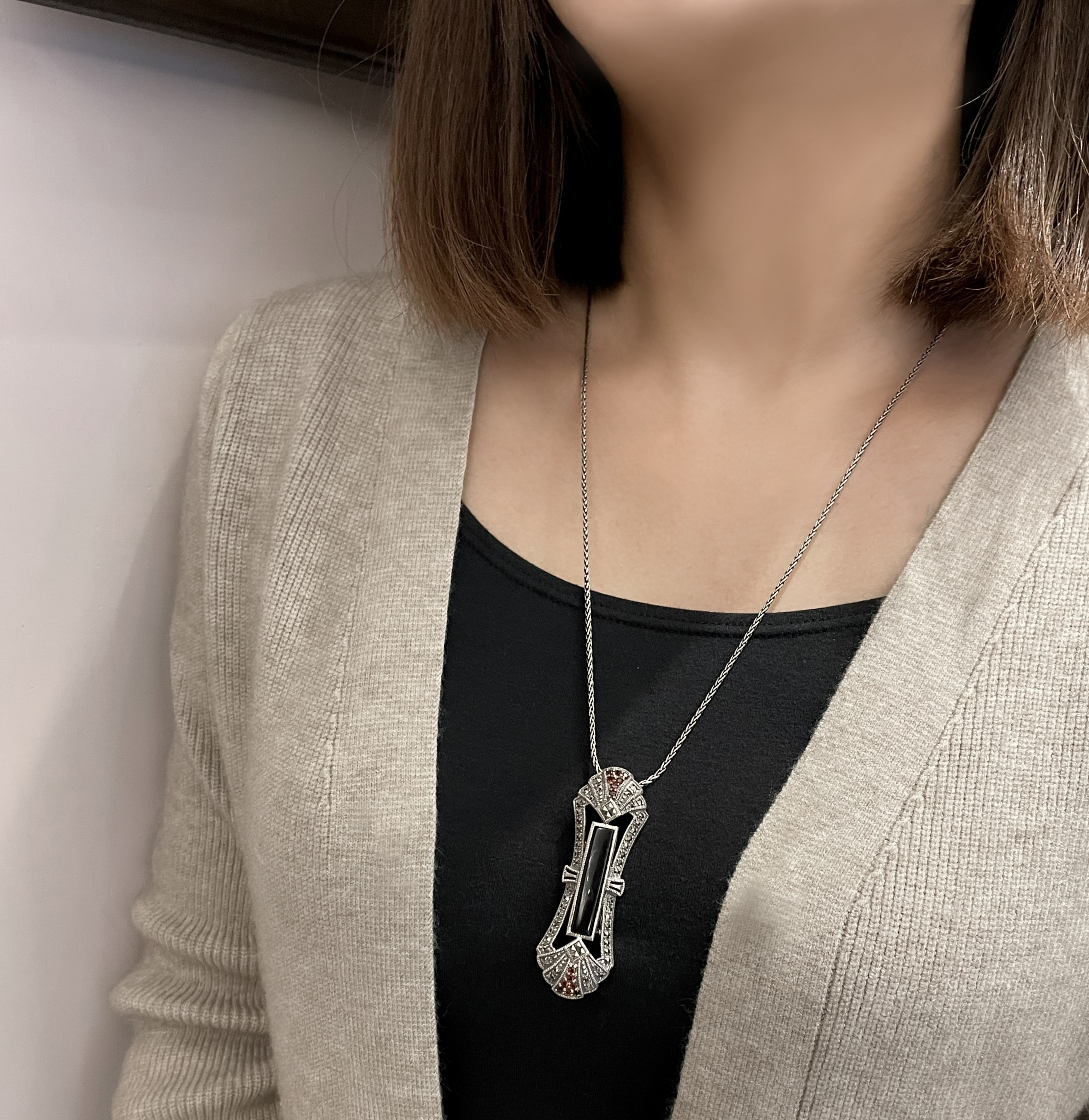 黑瑪瑙領結胸墜