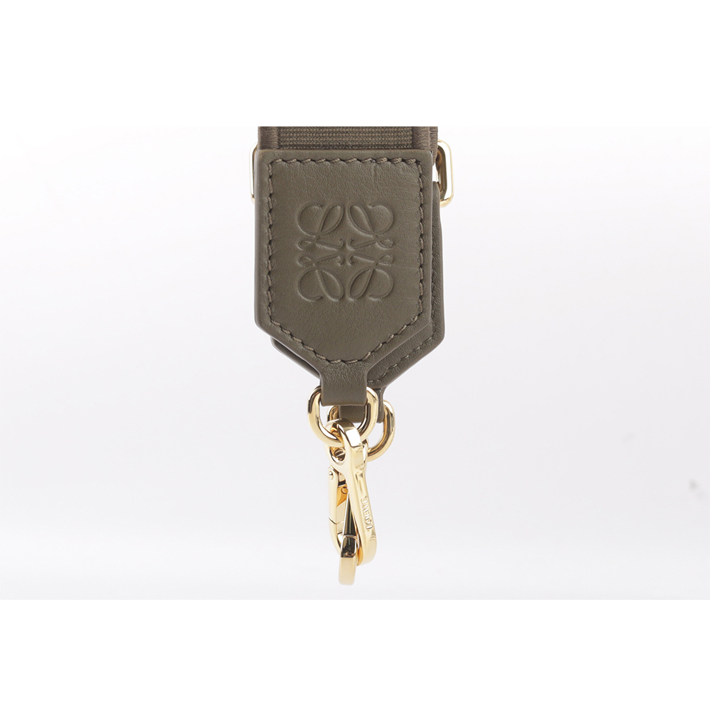 【LOEWE】Anagram 標誌緹花刺繡及小牛皮可調背帶(深卡其綠) C604T87X20 3969