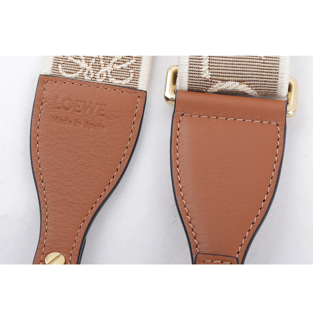 【LOEWE】Anagram 雙面標誌緹花刺繡及小牛皮可調背帶(自然色/焦糖色) C886T90X01 2435