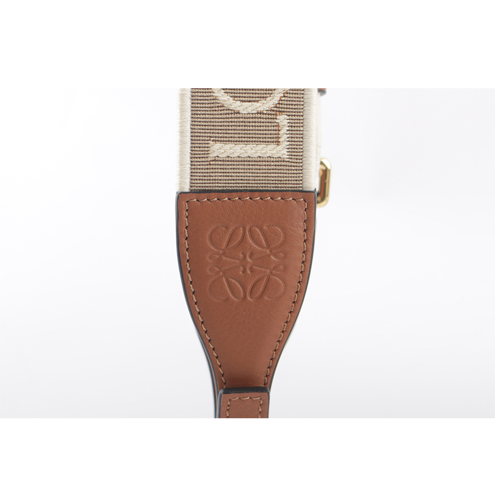 【LOEWE】Anagram 雙面標誌緹花刺繡及小牛皮可調背帶(自然色/焦糖色) C886T90X01 2435