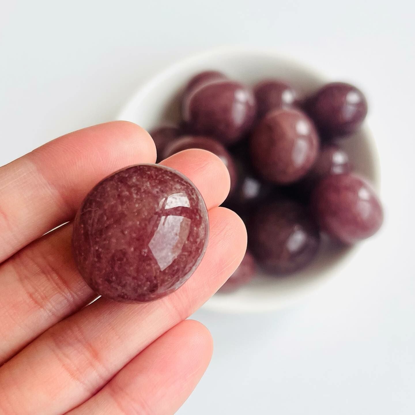 [原石] 草莓晶 水晶滾石