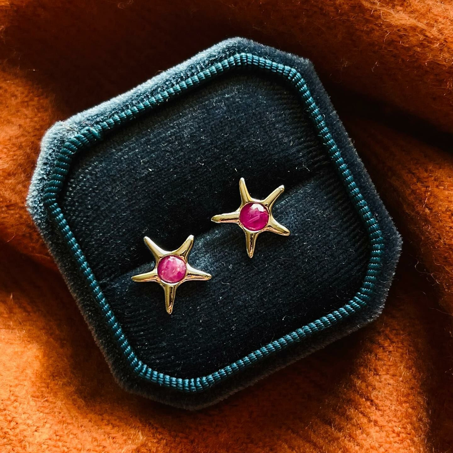 [原石] 紅寶石剛玉 水晶耳環