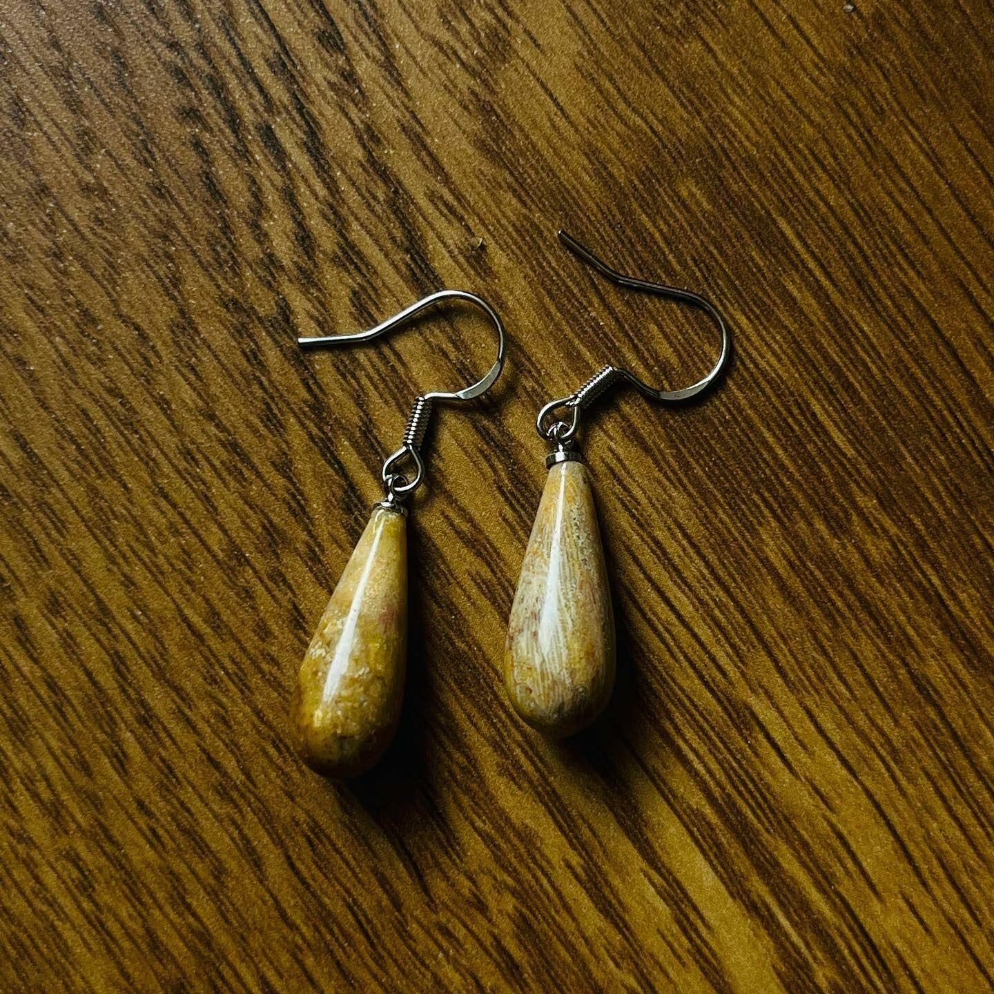 [原石] 珊瑚玉 925銀耳環