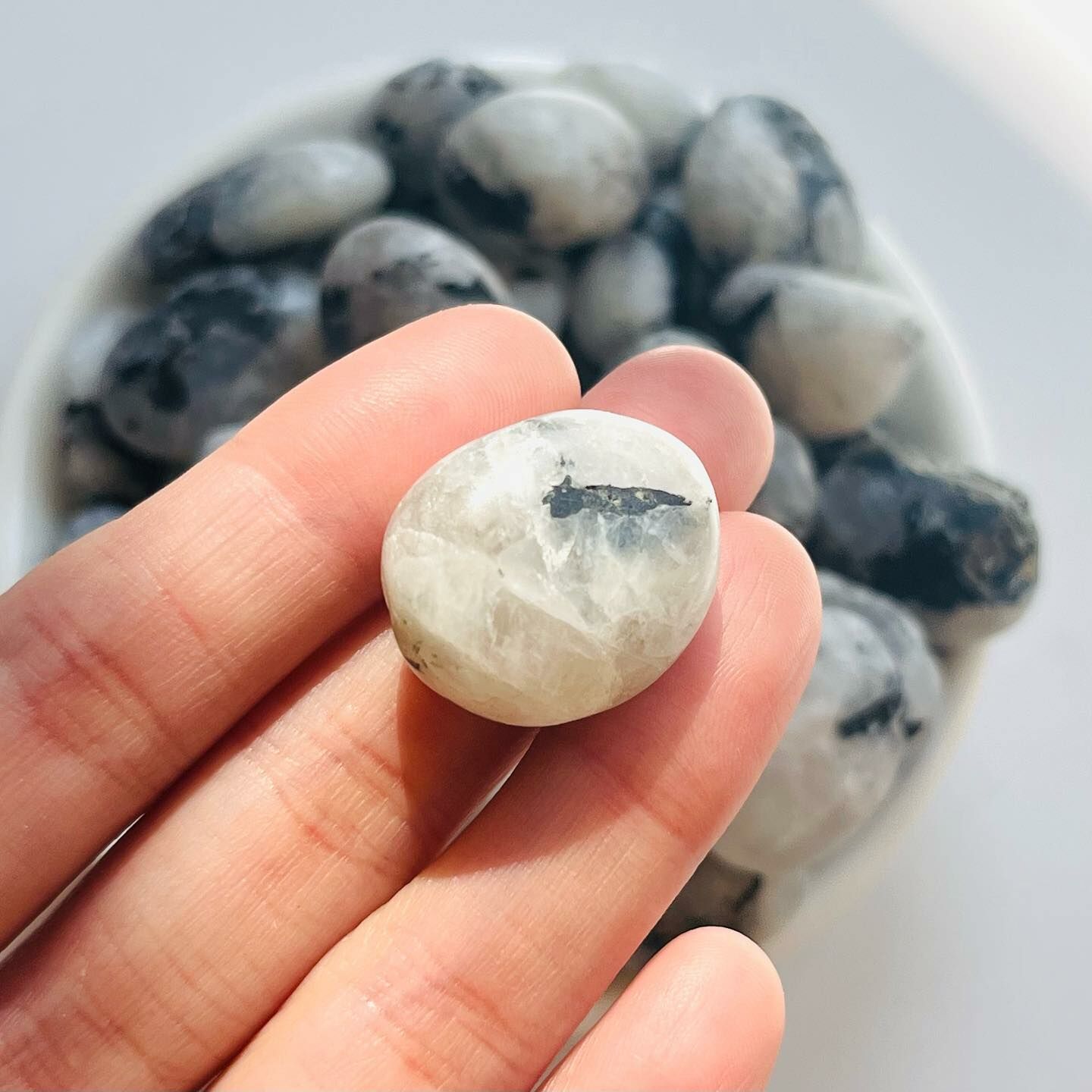 [原石] 印度月光石 水晶滾石