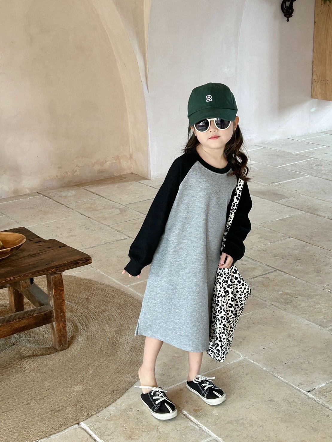 插肩小開岔長袖洋裝