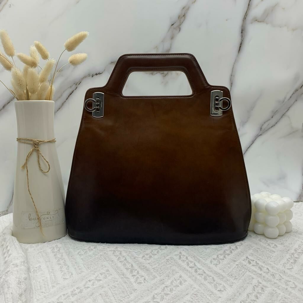 Ferragamo wanda top handle