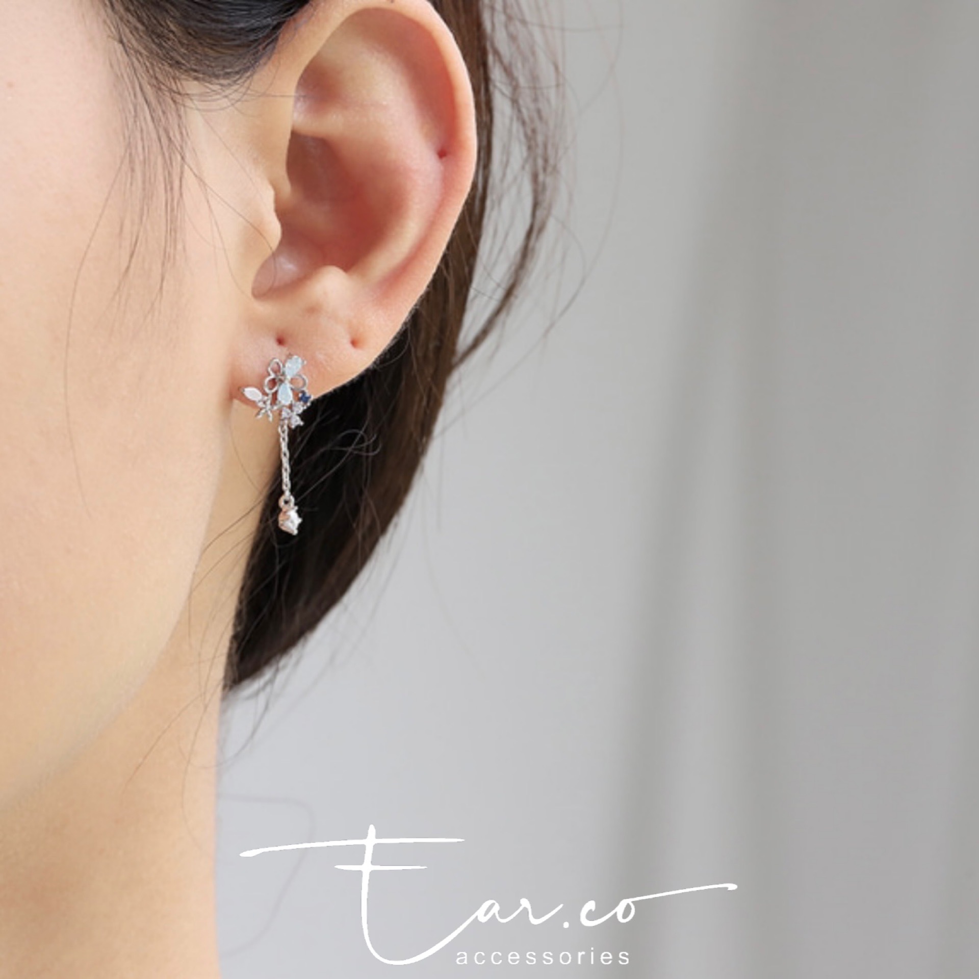 拼色褸空小花垂釣水滴耳骨釘 [單支] #P015