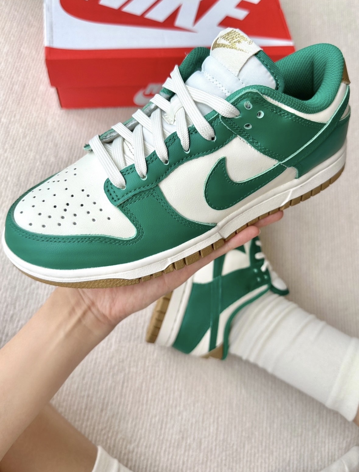 Nike Dunk Low 白綠金 墨綠 皮革 焦糖底 金尾 FB7173-131/預購