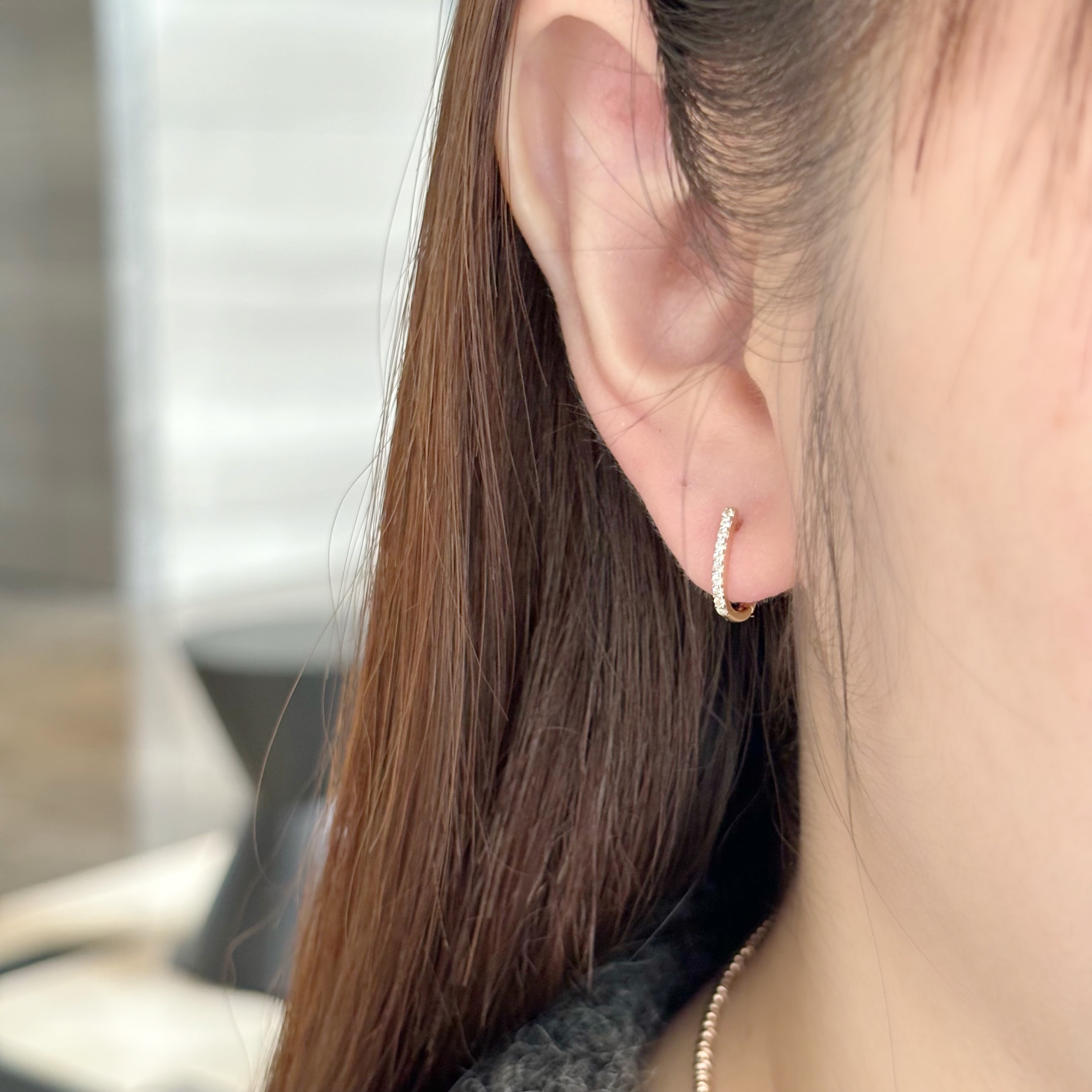 14k整排白色藍寶石針式耳圈