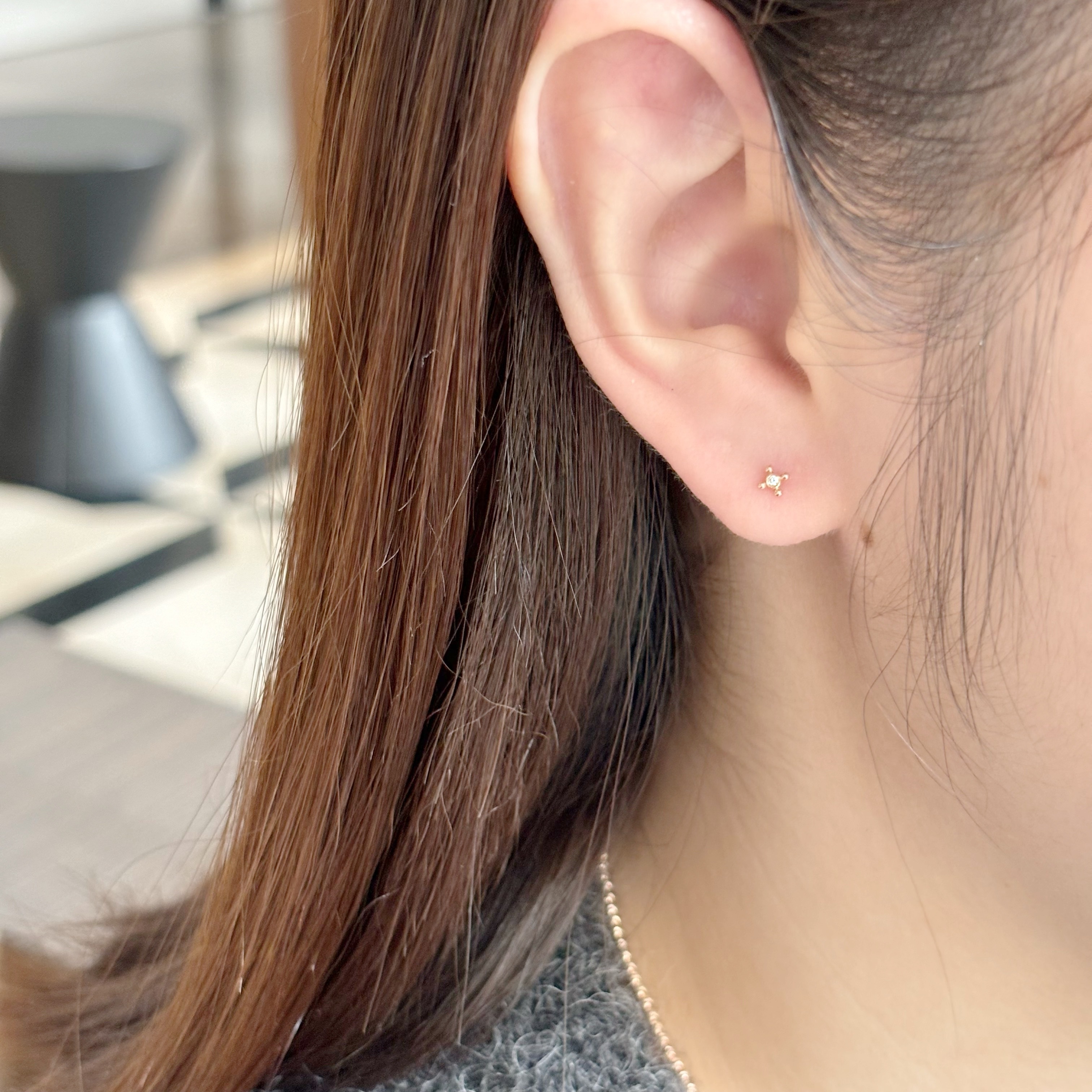 14k小飛鏢真鑽轉珠耳環