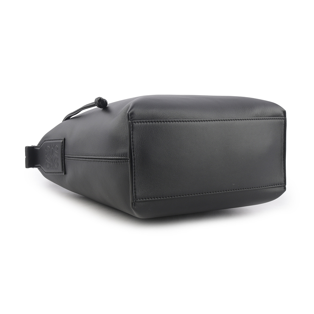 【LOEWE】Cubi 柔軟小牛皮緹花織布背帶斜背包(黑色) B906Q63X04 1100