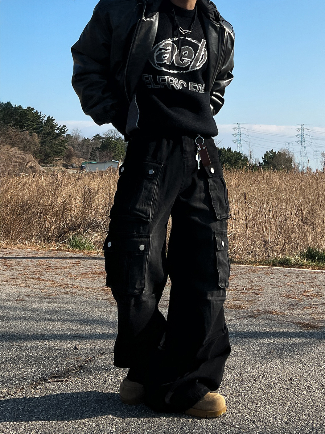 套筒式帶兜黑色牛仔褲