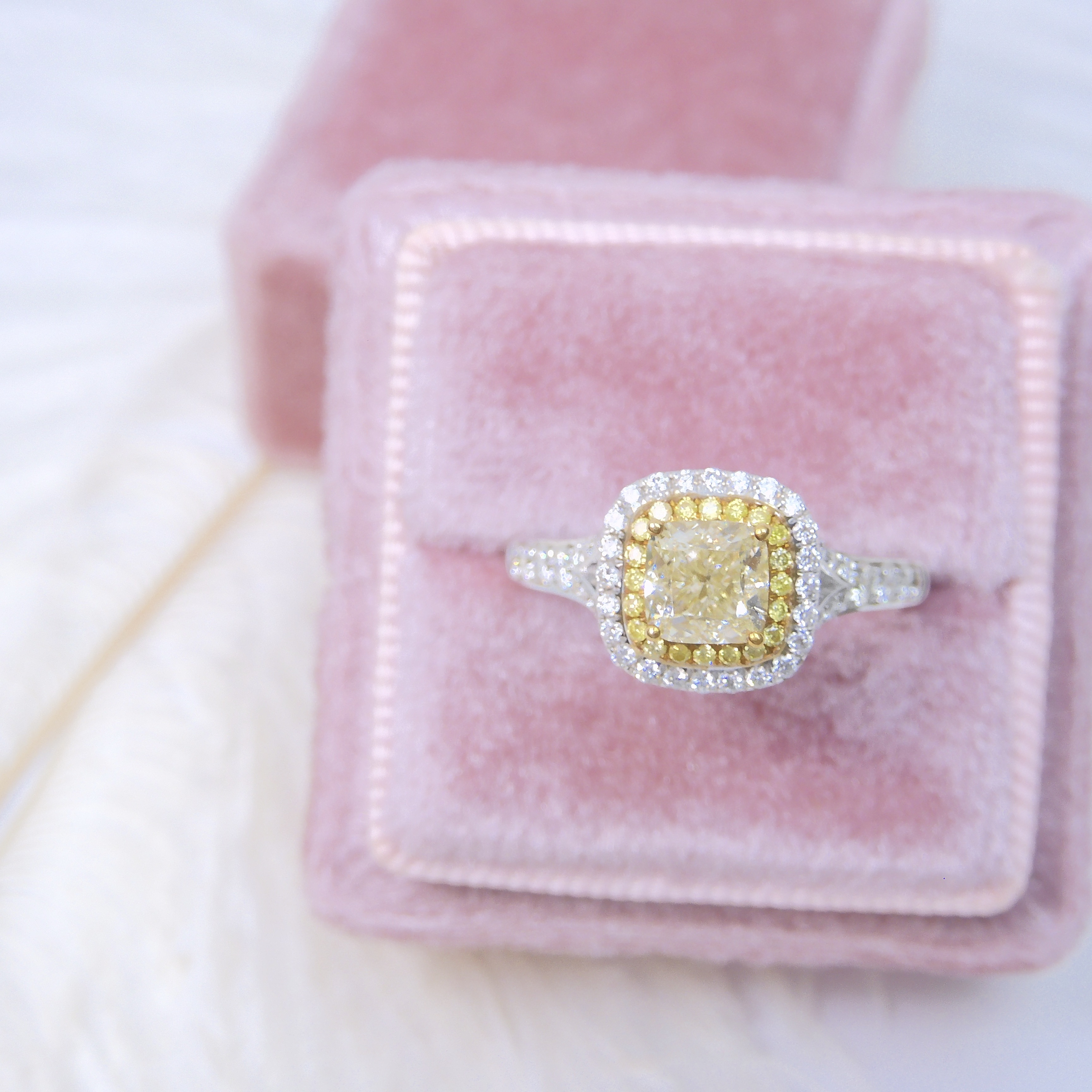 18K金 1.01ct 黃鑽戒指 (配國際證書)