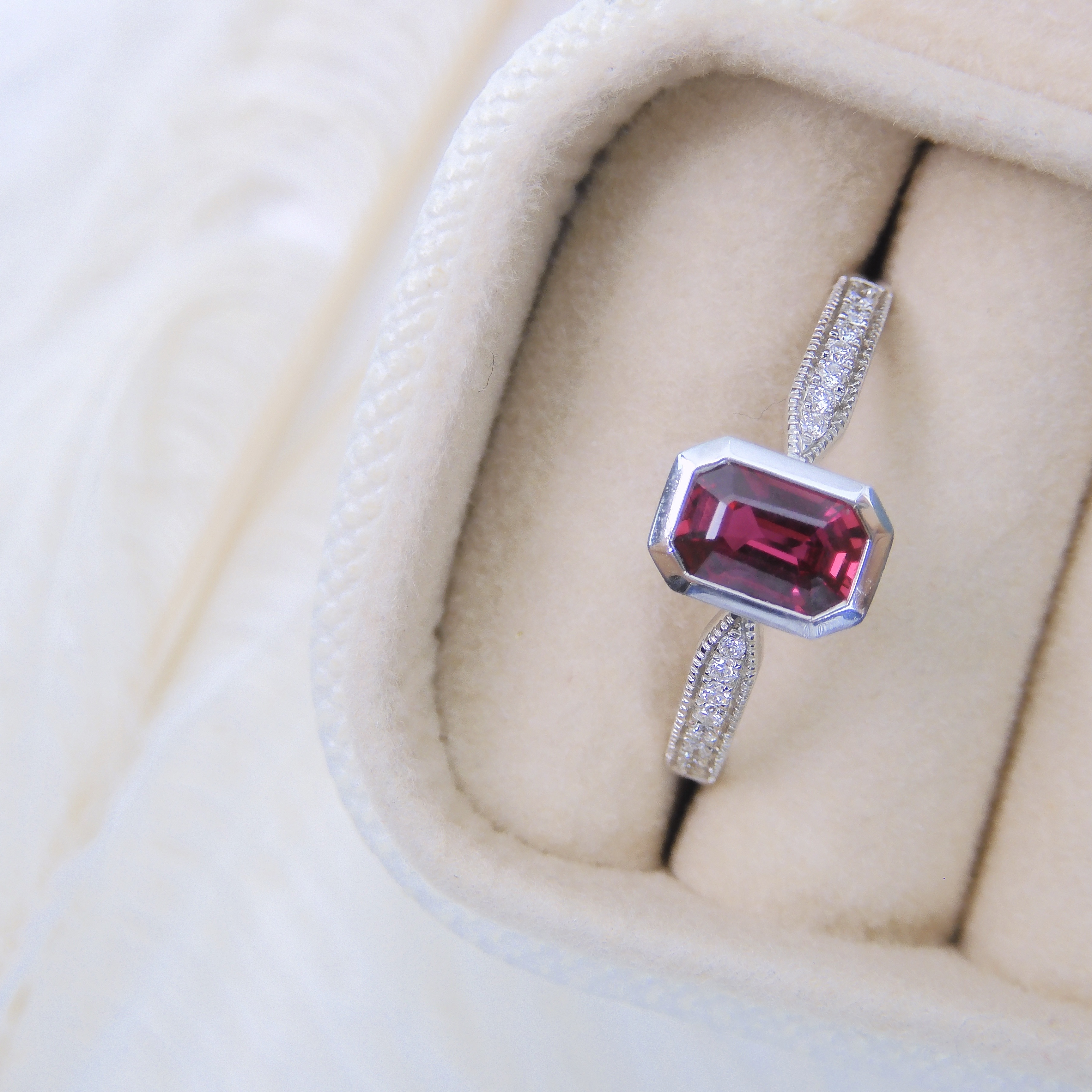 18K金 0.68ct 紅寶石戒指