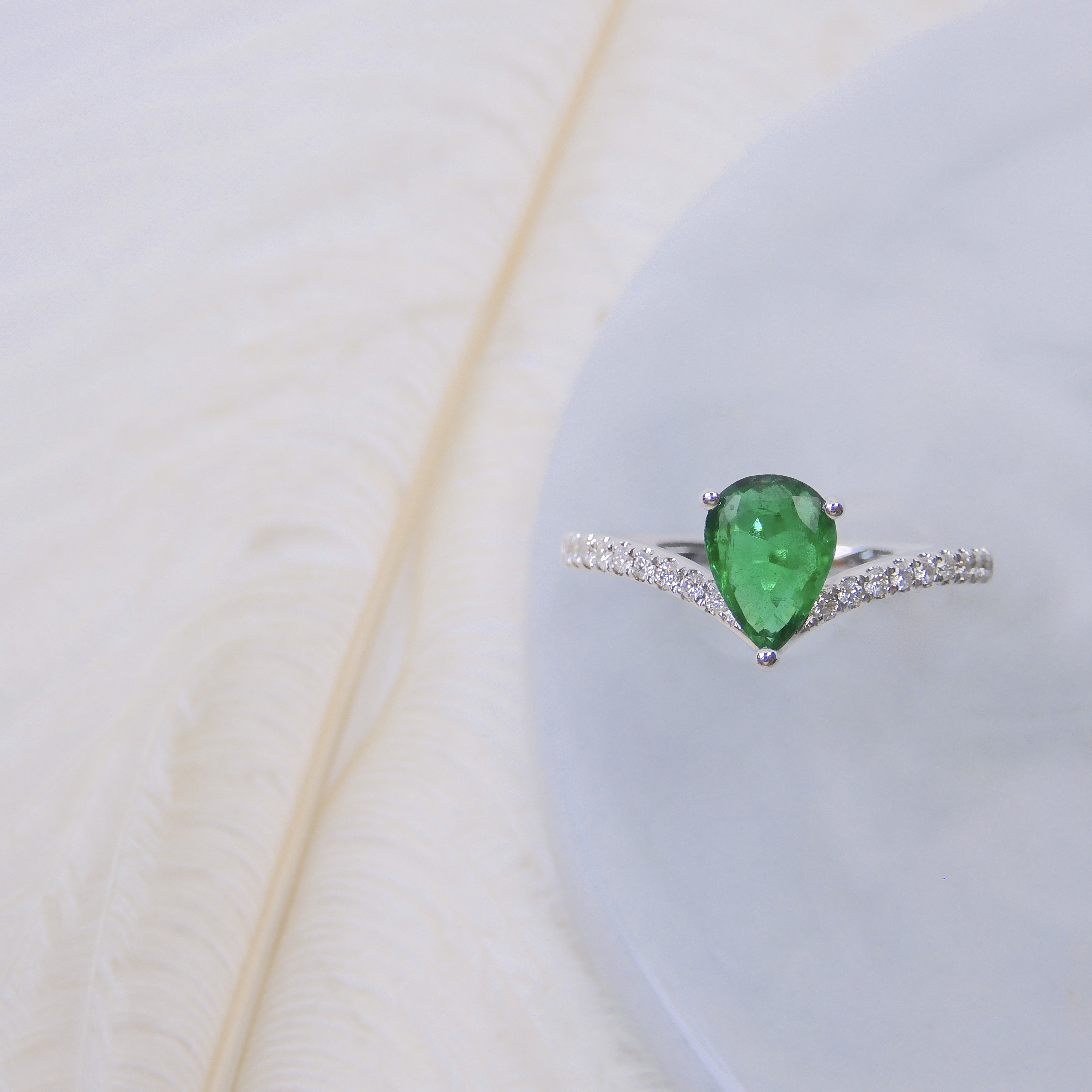 18K金 0.65ct 綠寶石戒指