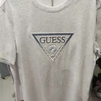 [S] GUESS MEN'S DENIM EMBO TRIANGLE SHORT SLEEVE T-SHIRT,LIGHT GRAY, MN2K8406-LGY [FINAL SALE] (SGU522)
