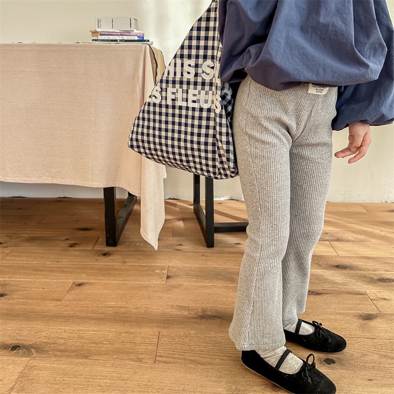 坑條素面喇叭褲