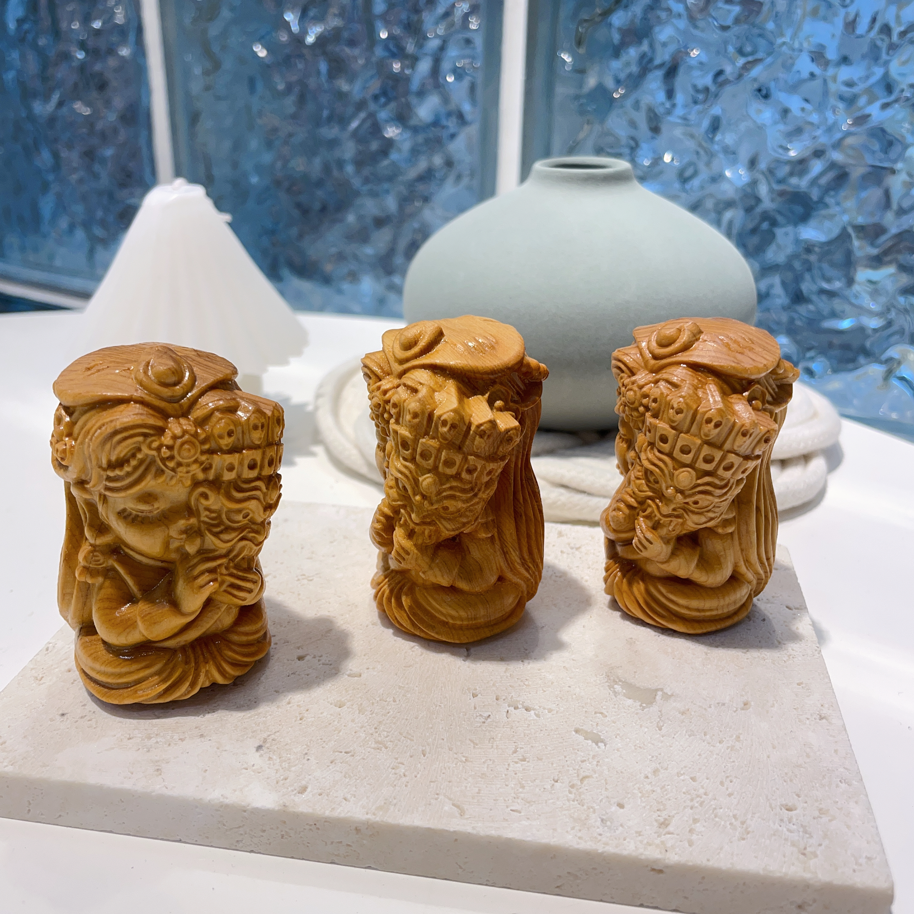 大扎基拉姆崖柏木雕刻擺件