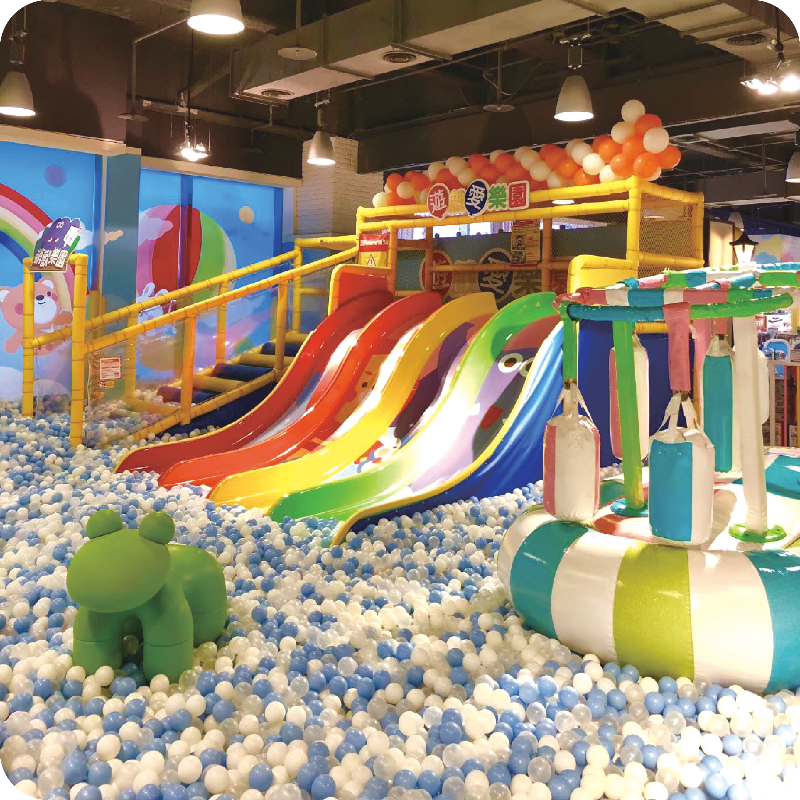 【高雄】遊戲愛樂園左營店-球球游泳池