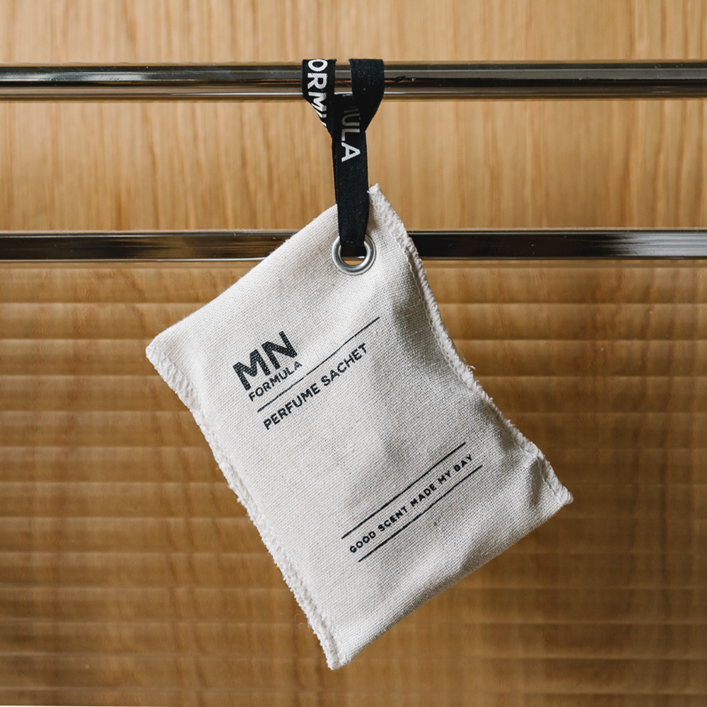 MN FORMULA 香氛包 白玫瑰、苔蘚、洋甘菊、鼠尾草、綠草