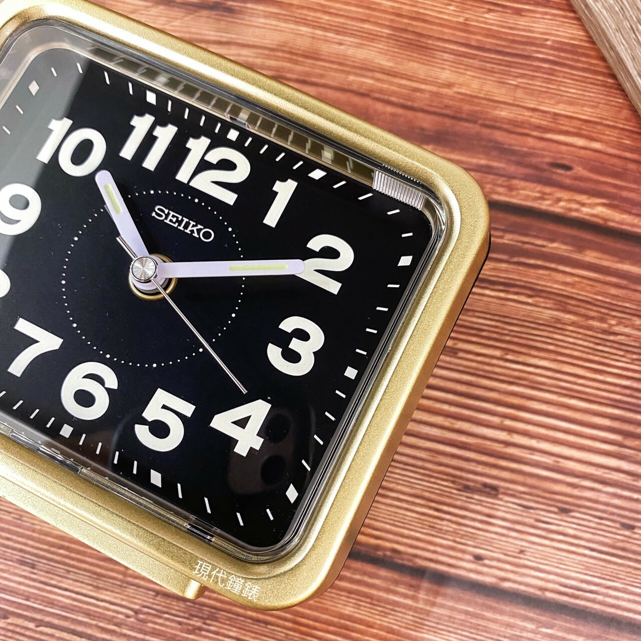 【SEIKO 精工】寧靜夜晚靜音夜光鬧鐘 QHK062G 11cm 現代鐘錶