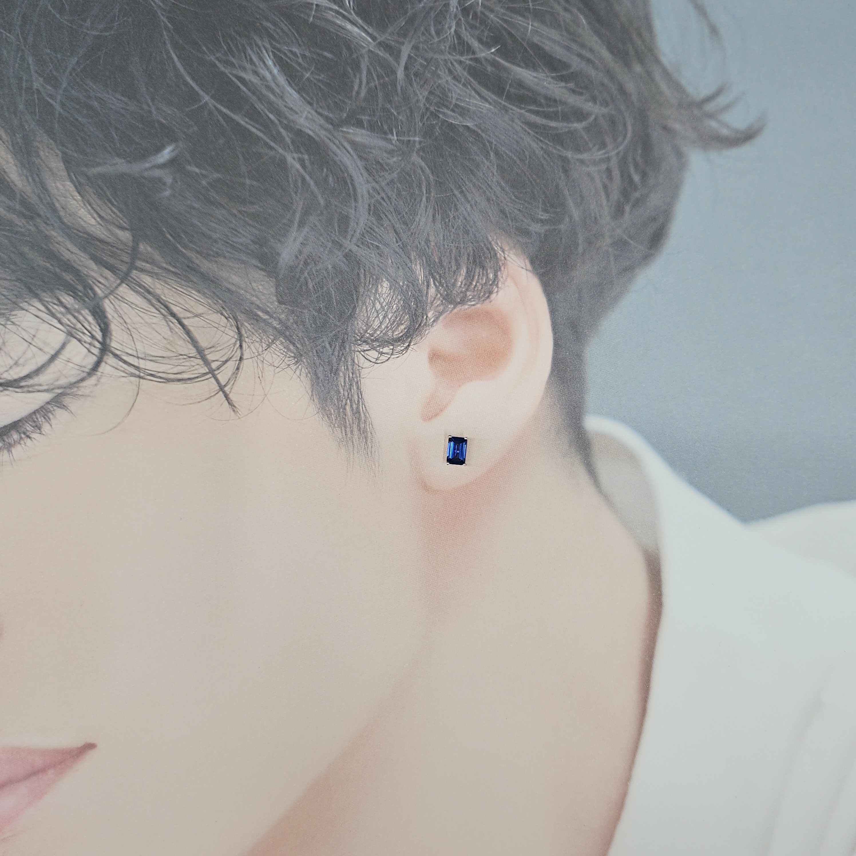 18K White Gold 0.68ct Sapphire Single Earring