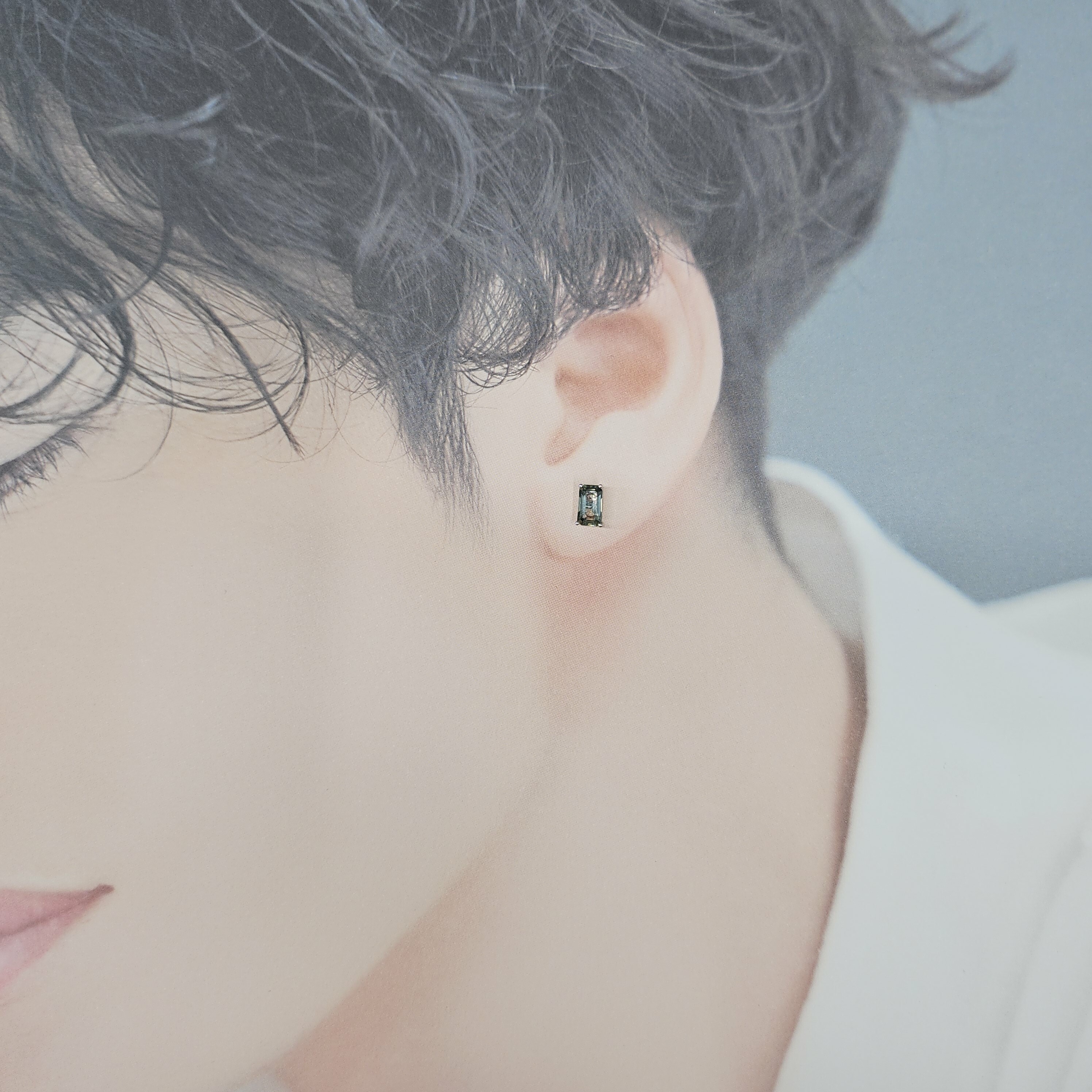 18K White Gold 0.76ct Sapphire Single Earring